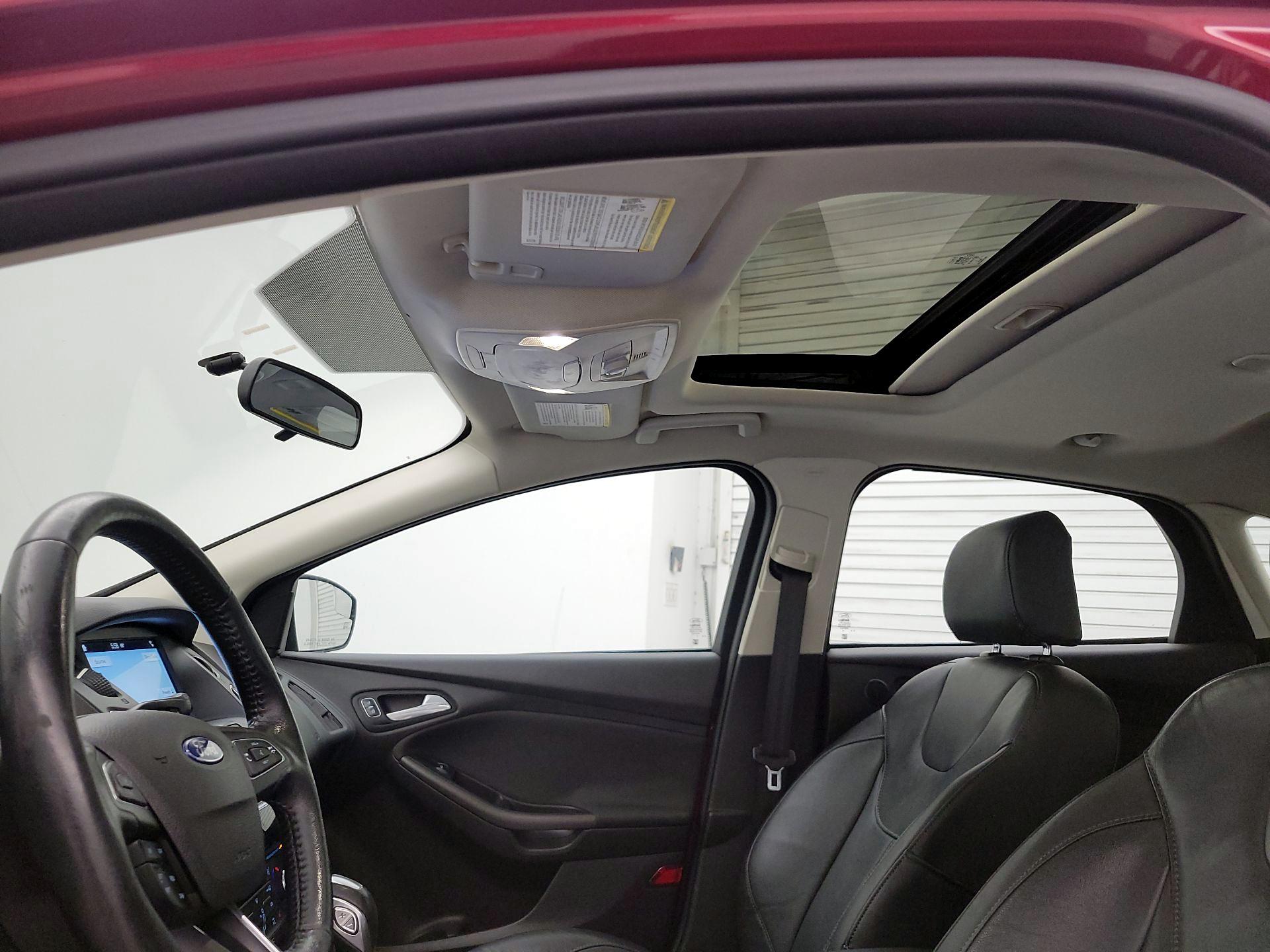 Thumbnail: 2016 Ford Focus - 19