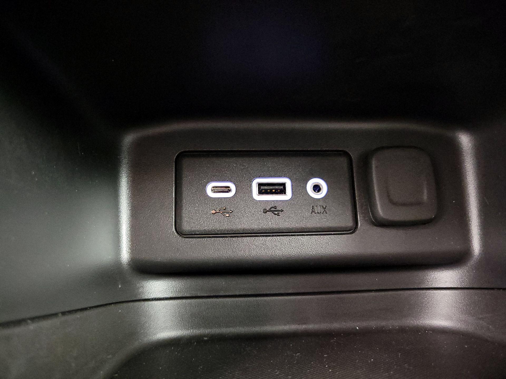 Thumbnail: 2019 Chevrolet Equinox - 18