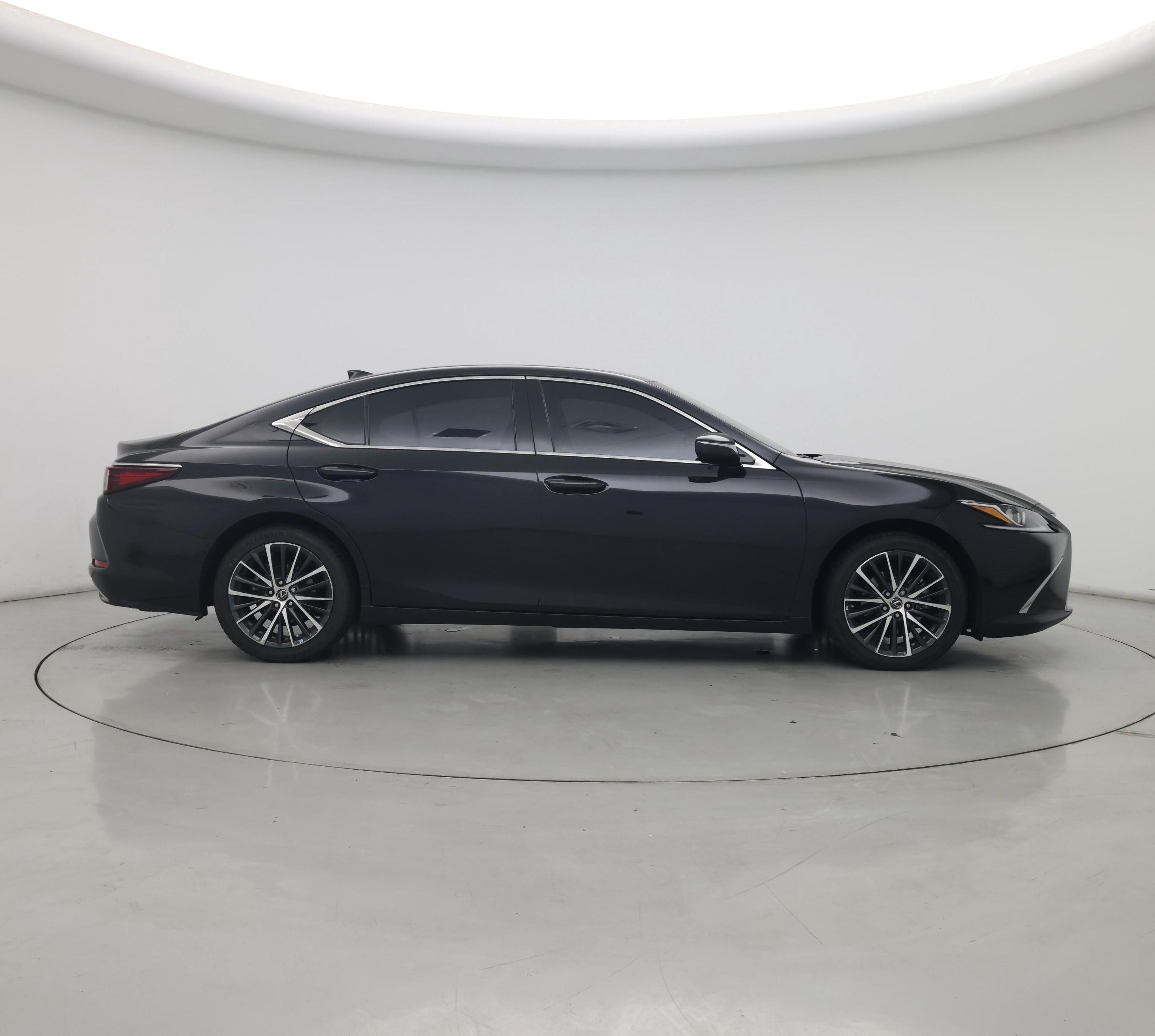Thumbnail: 2022 Lexus ES - 7