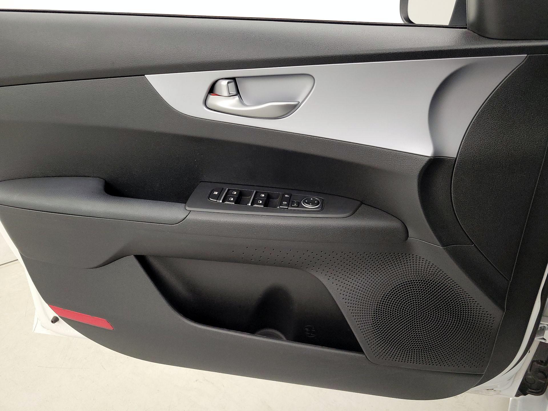 Thumbnail: 2023 Kia Forte - 12
