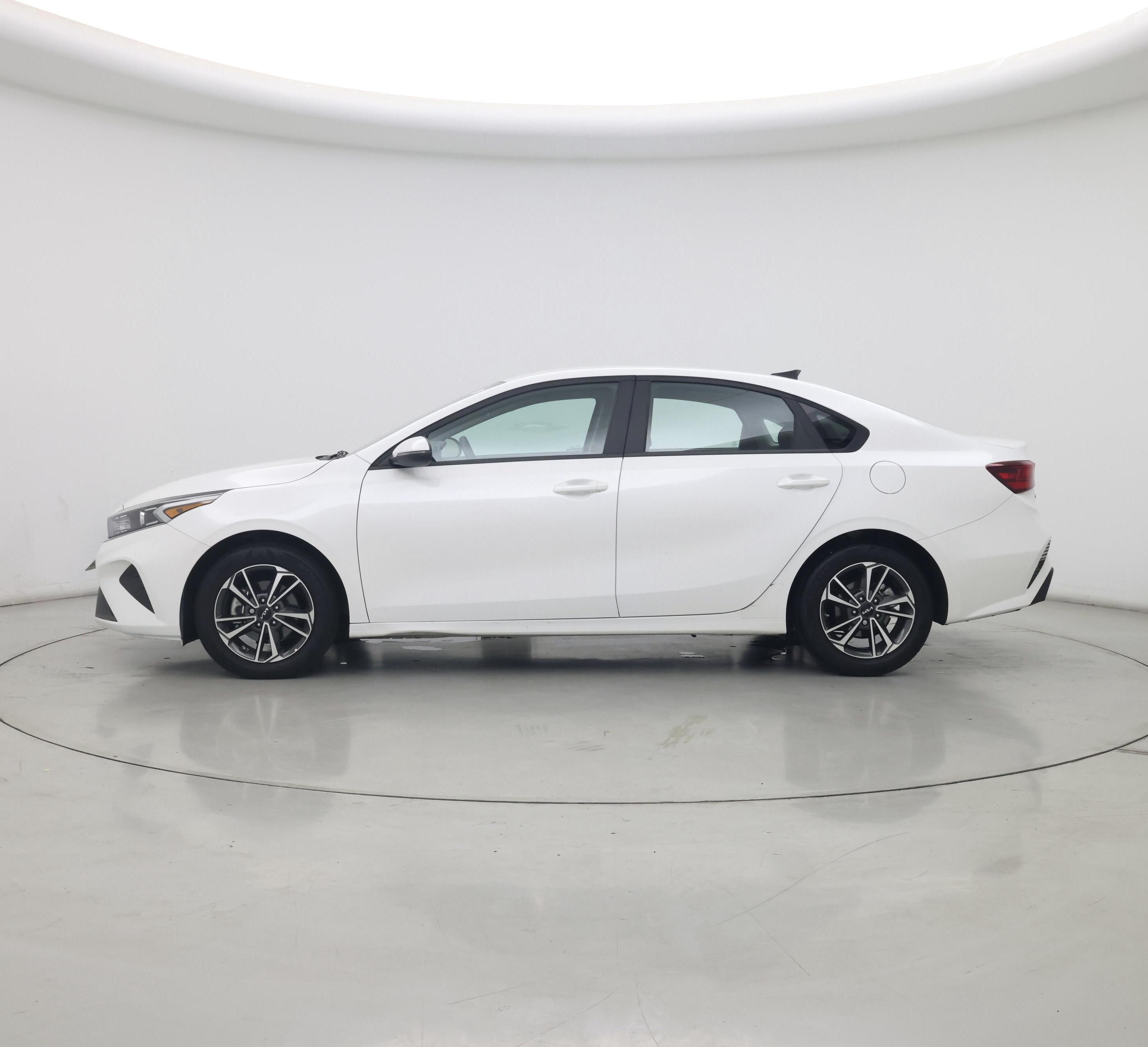 Thumbnail: 2023 Kia Forte - 3