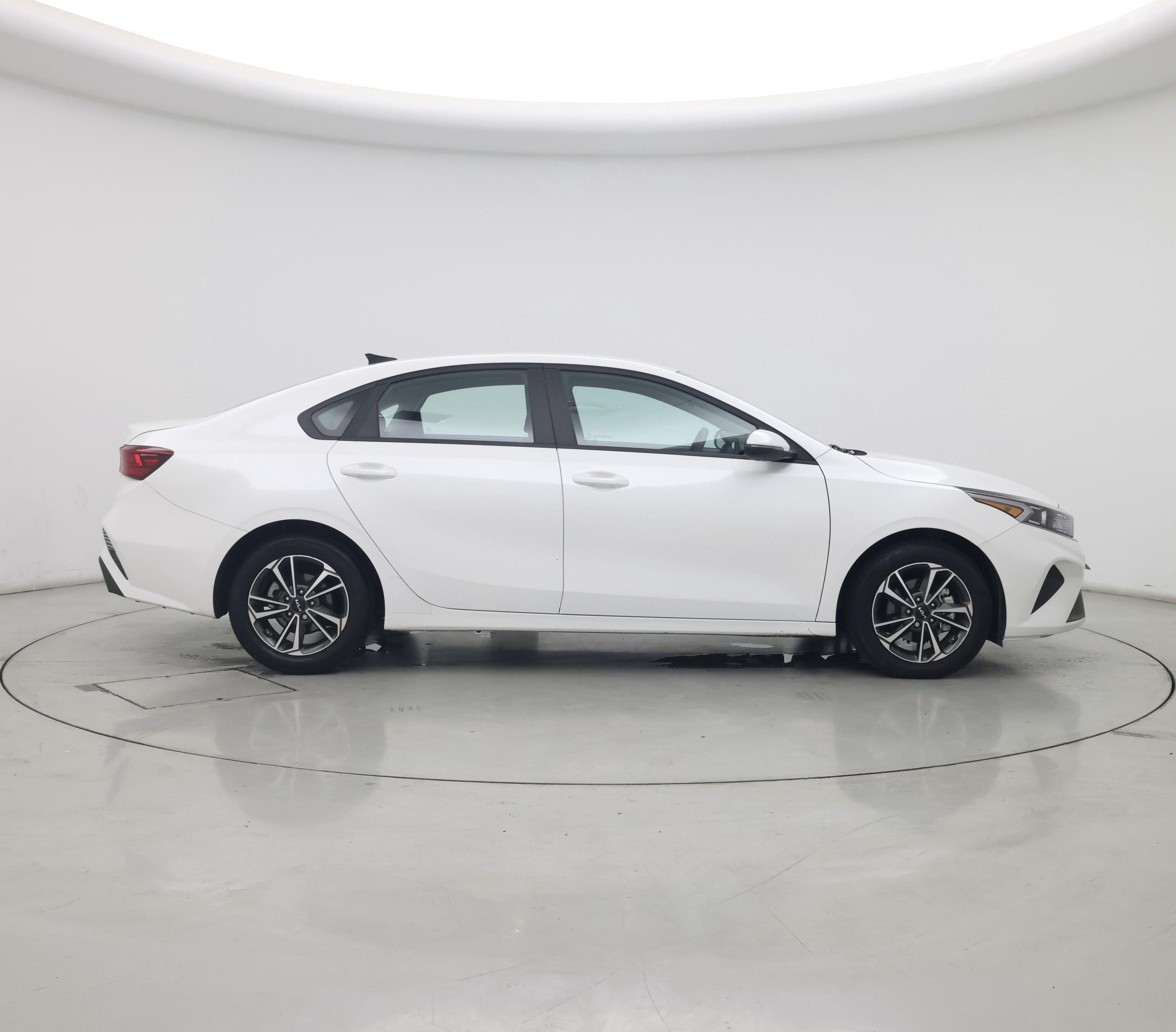Thumbnail: 2023 Kia Forte - 7