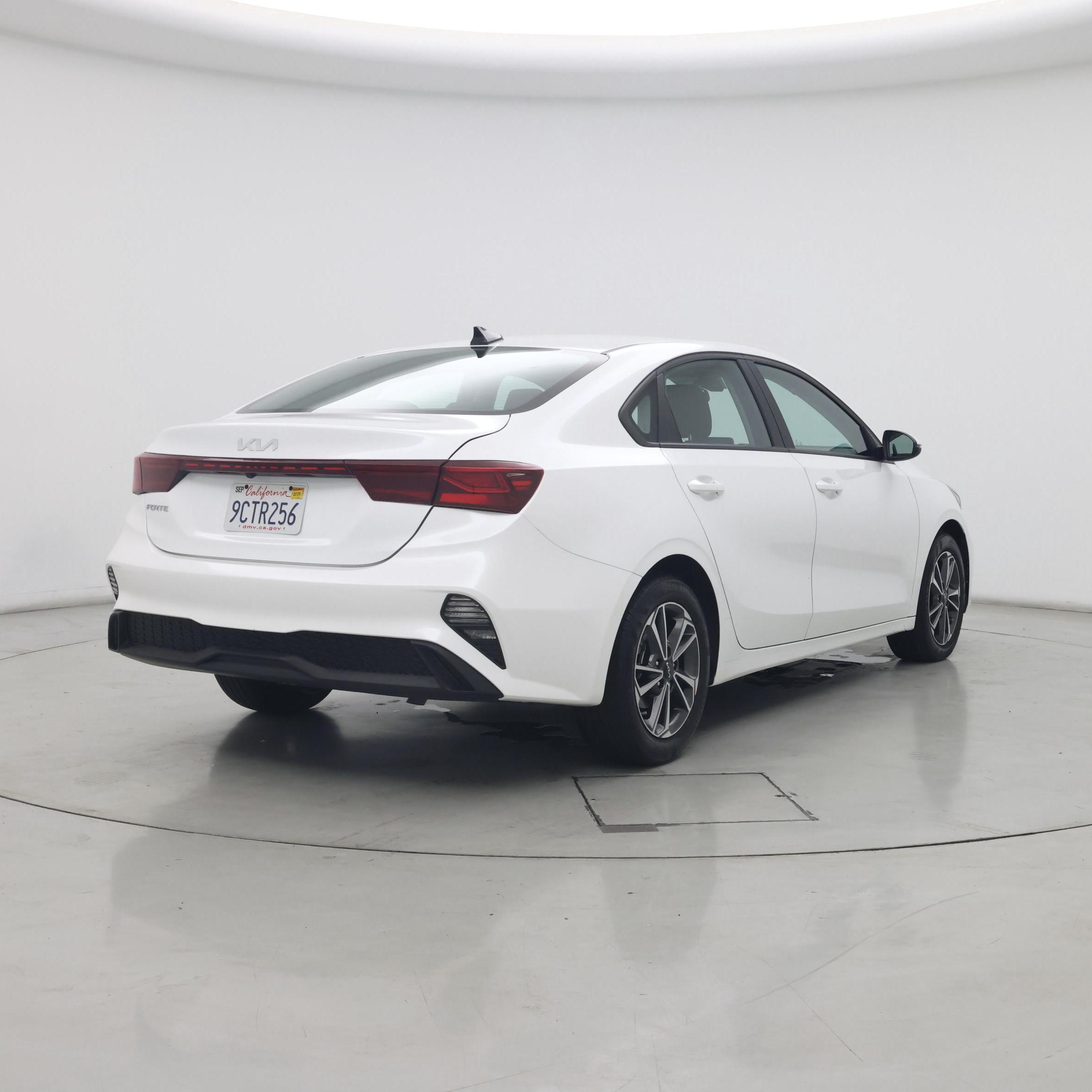 Thumbnail: 2023 Kia Forte - 8
