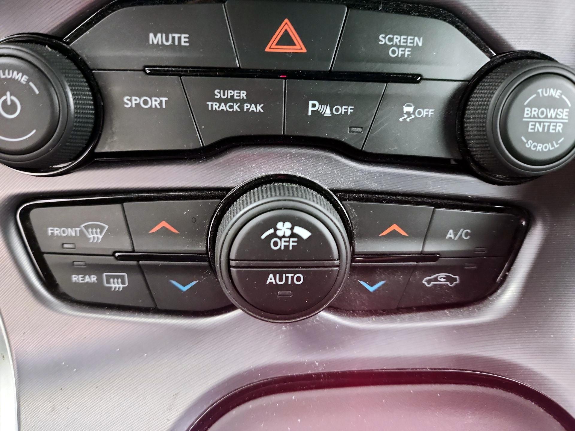Thumbnail: 2020 Dodge Challenger - 16