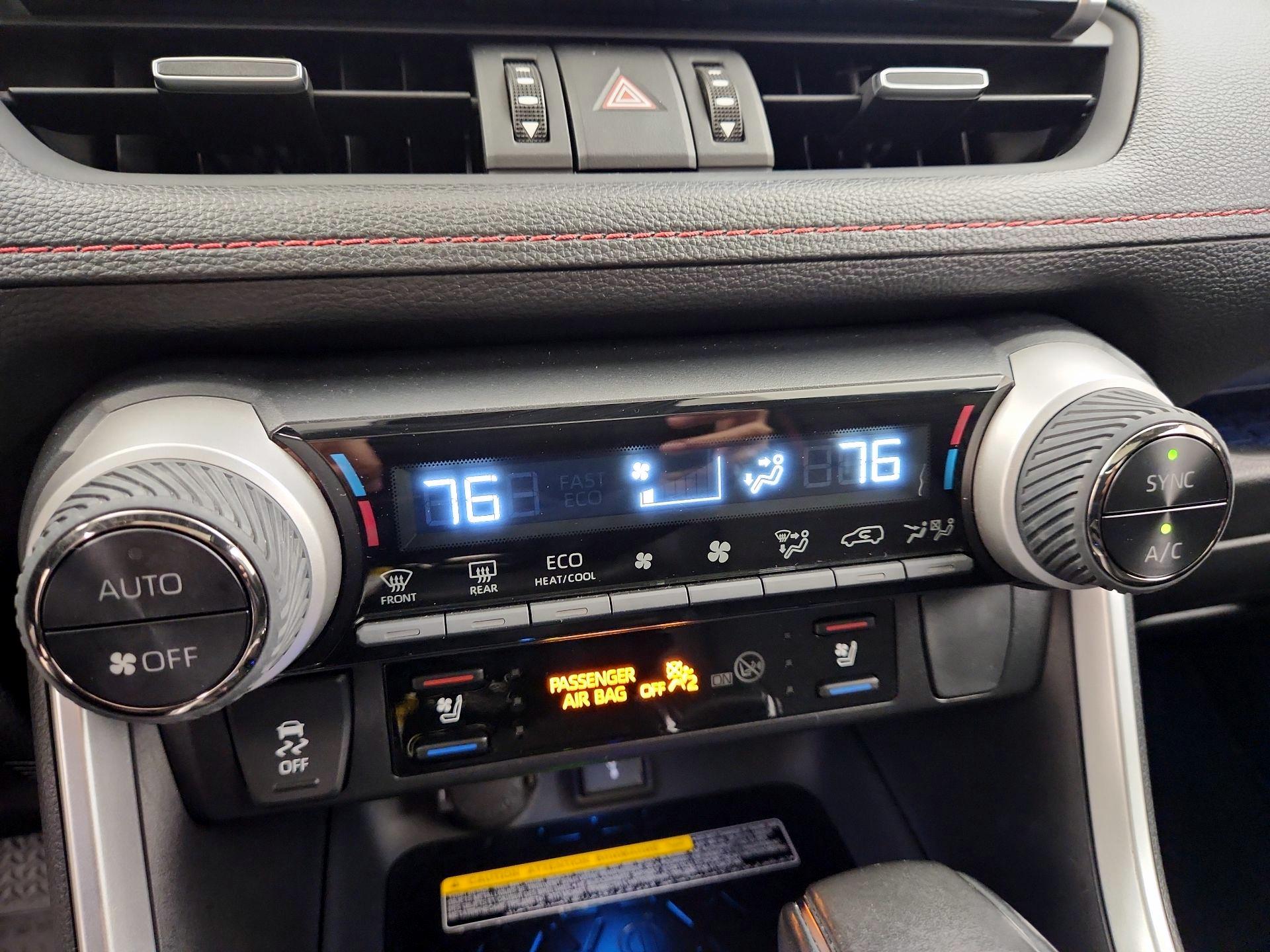 Thumbnail: 2021 Toyota RAV4 - 17