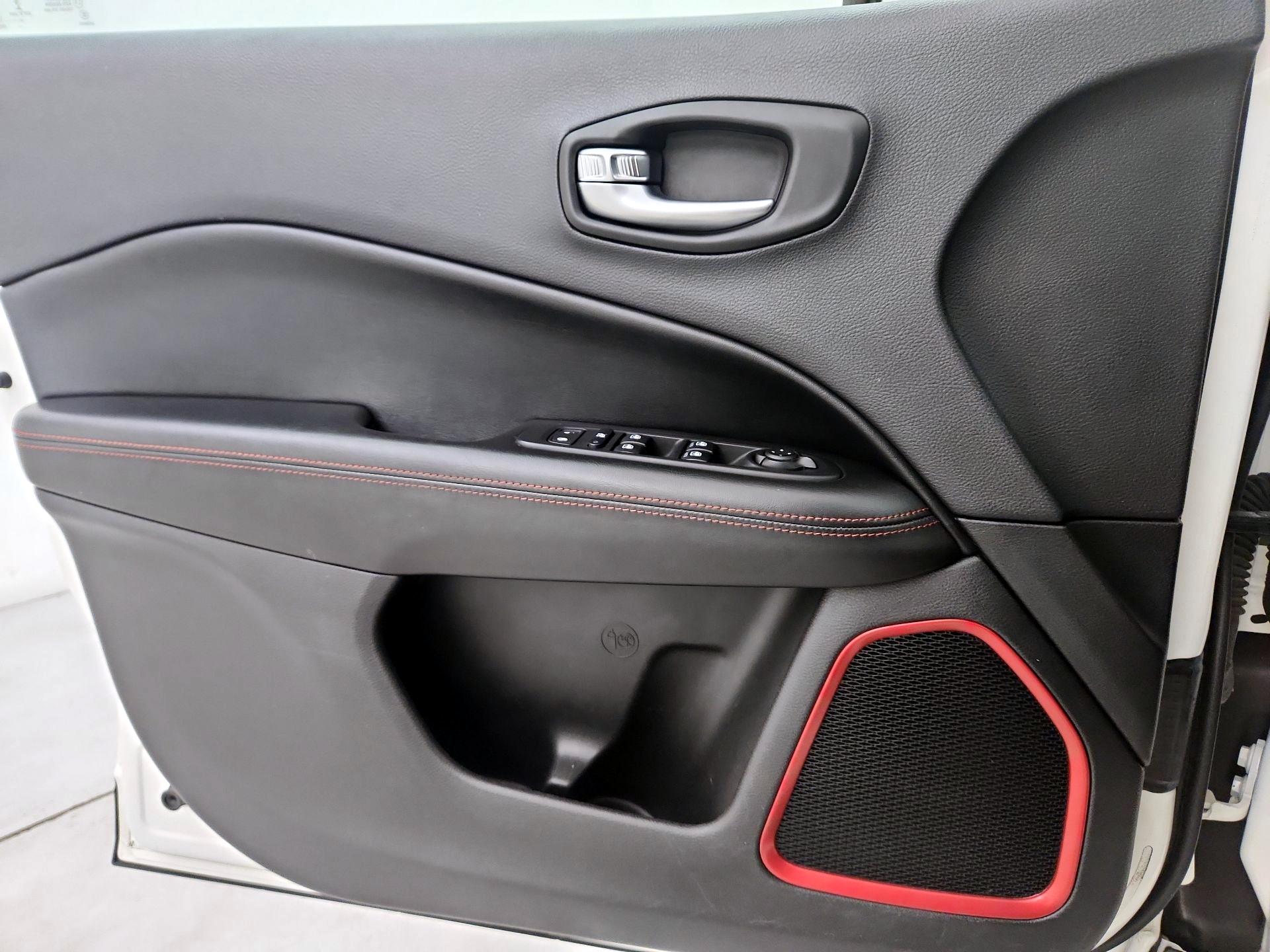 Thumbnail: 2019 Jeep Compass - 12