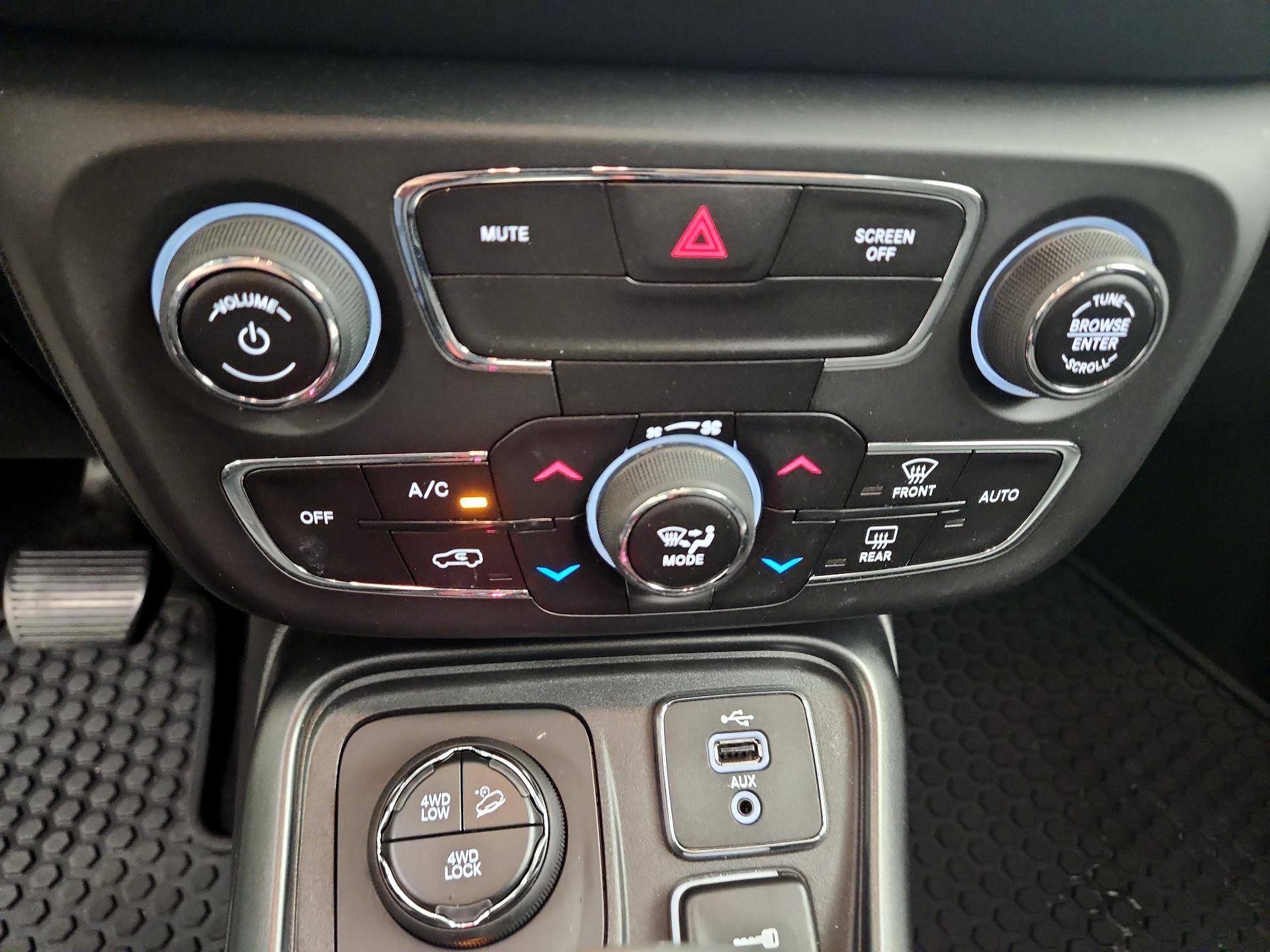 Thumbnail: 2019 Jeep Compass - 17