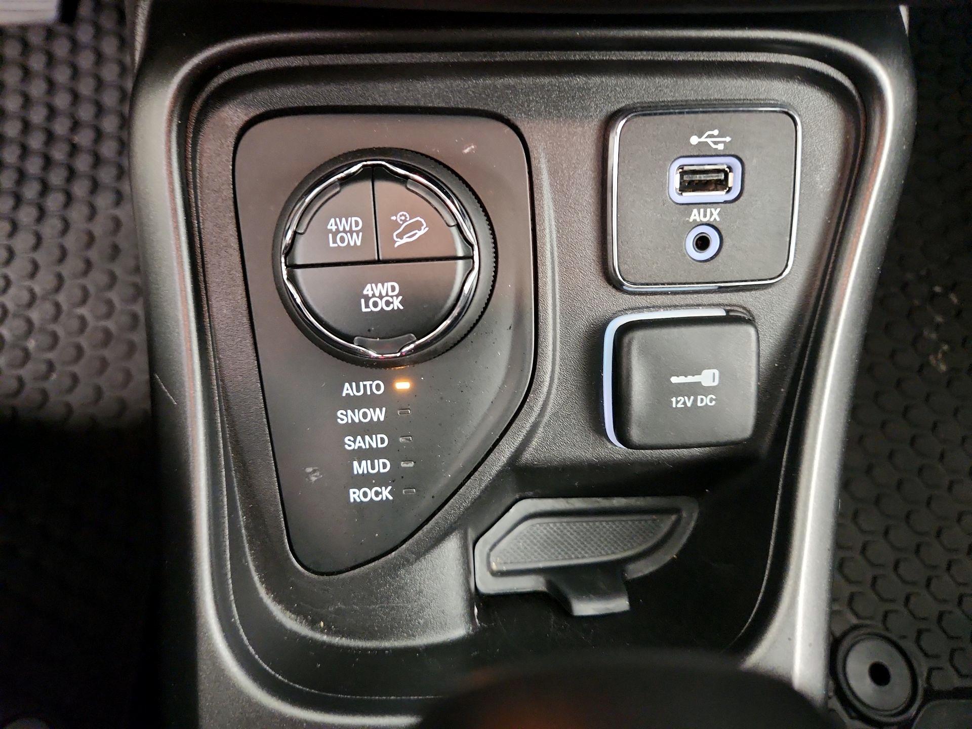 Thumbnail: 2019 Jeep Compass - 19