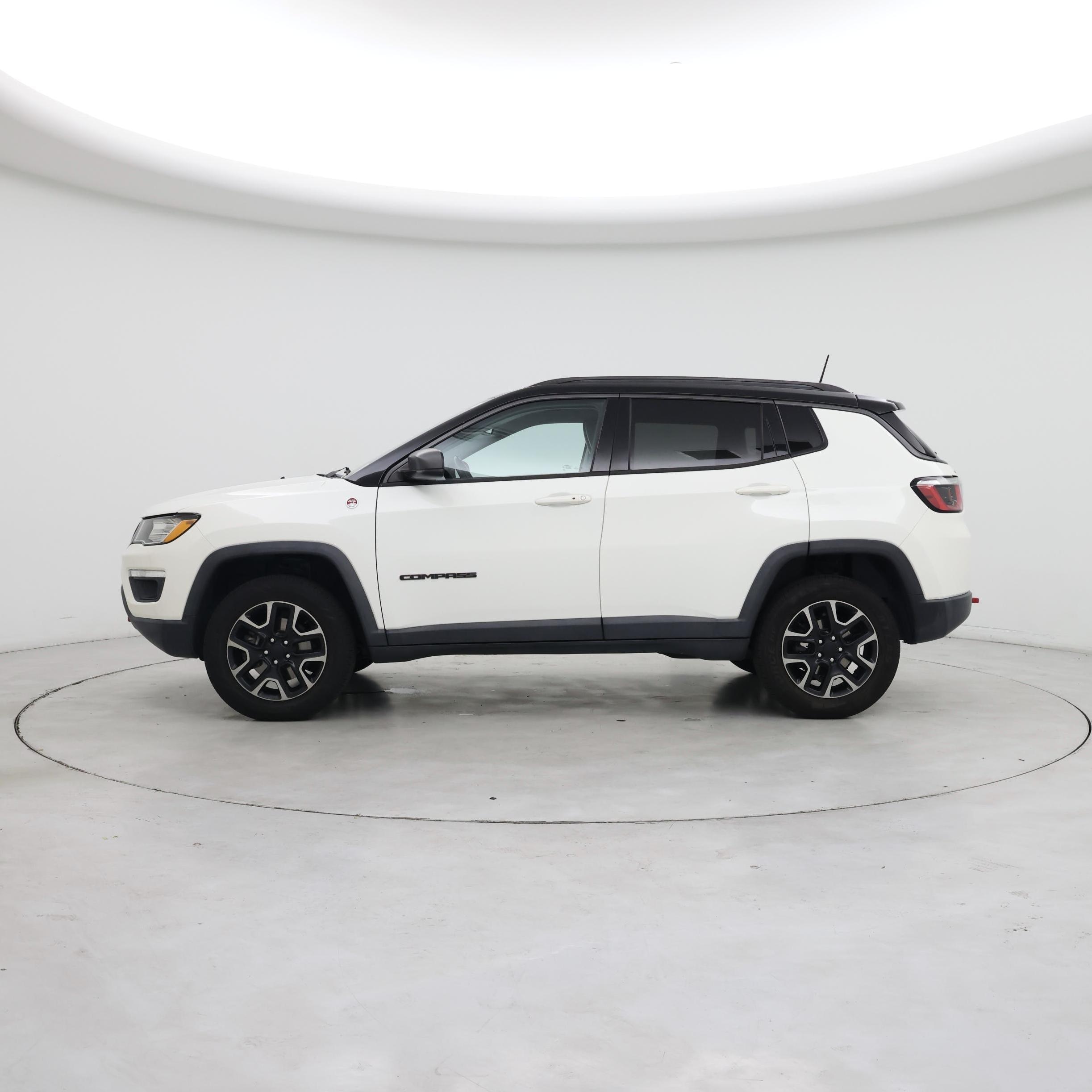 Thumbnail: 2019 Jeep Compass - 3