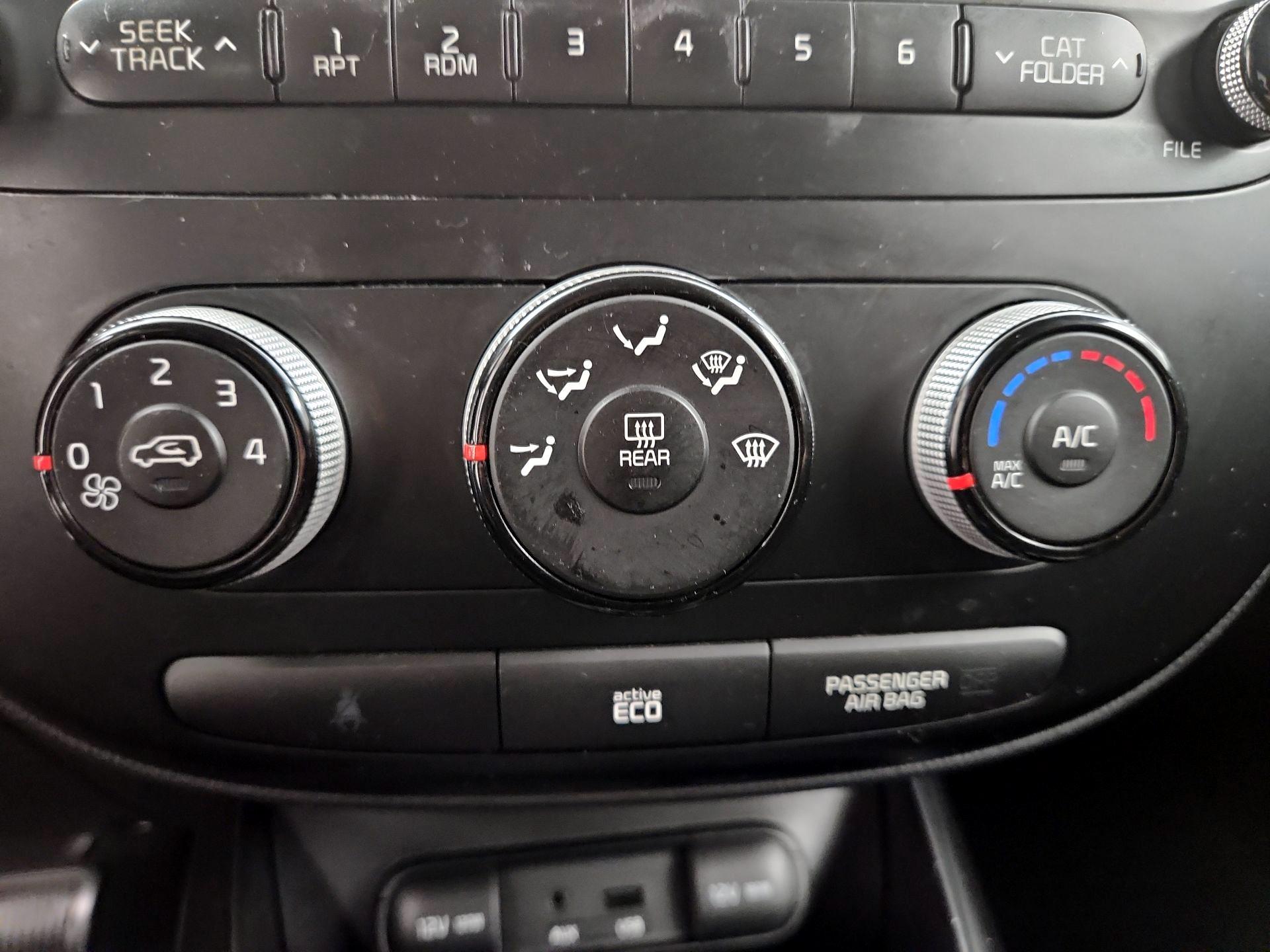 Thumbnail: 2015 Kia Soul - 15