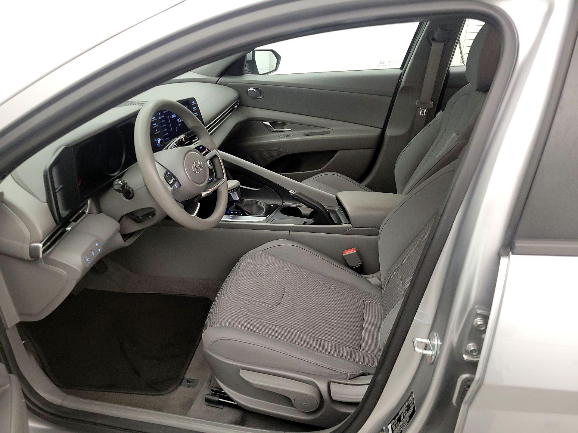 Thumbnail: 2022 Hyundai Elantra - 11