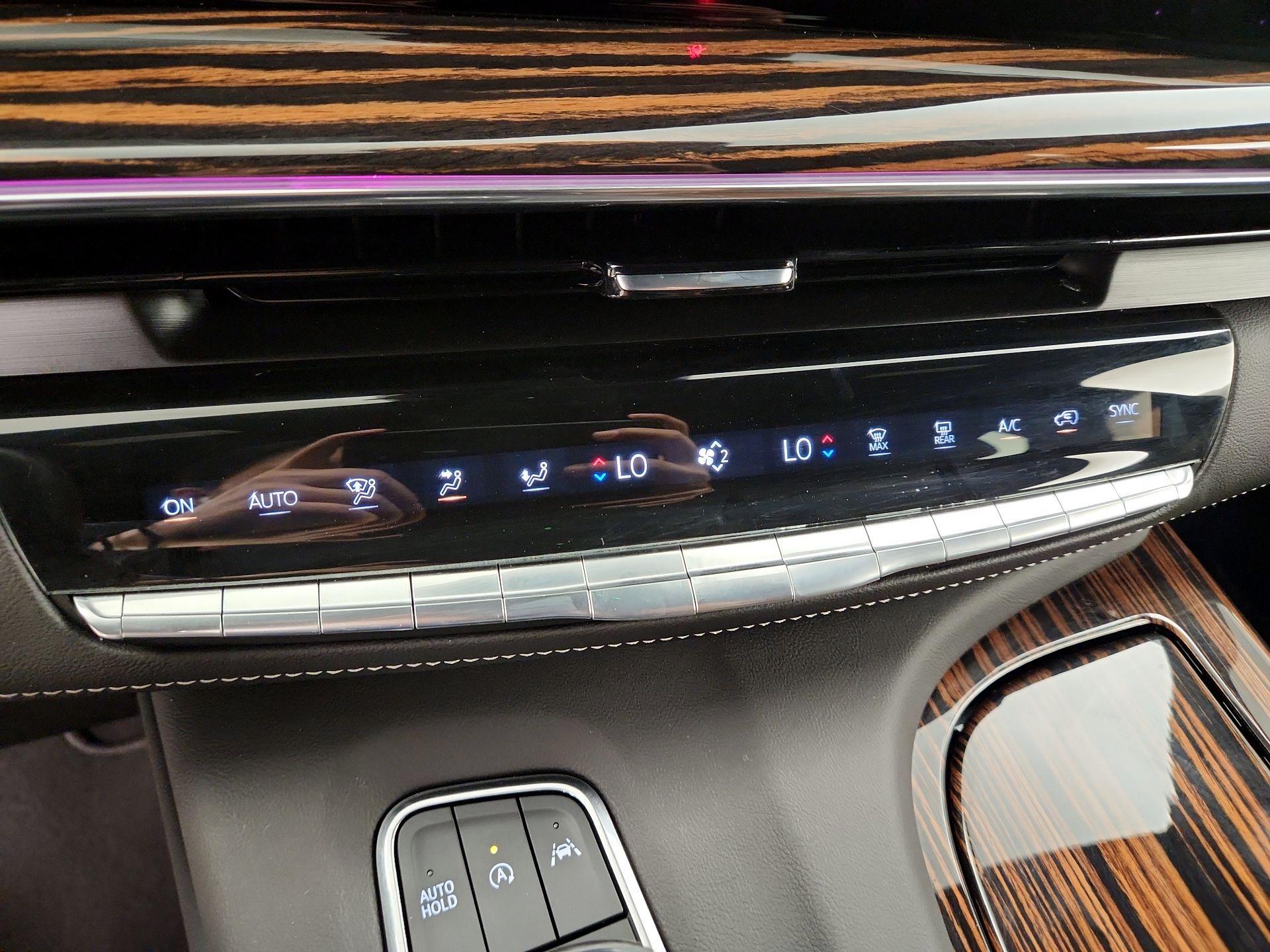 Thumbnail: 2024 Cadillac Escalade - 17