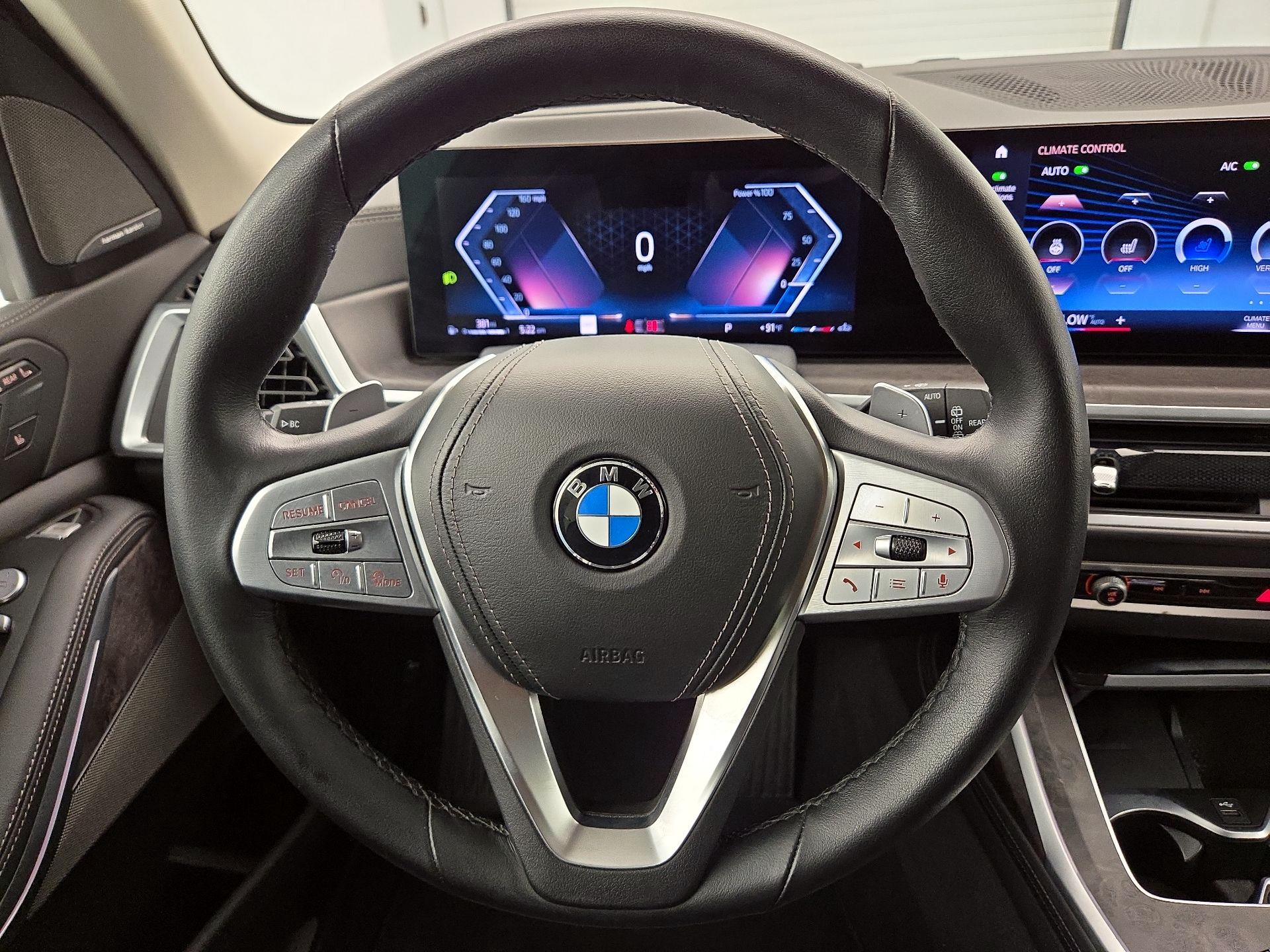 Thumbnail: 2023 BMW X7 - 10