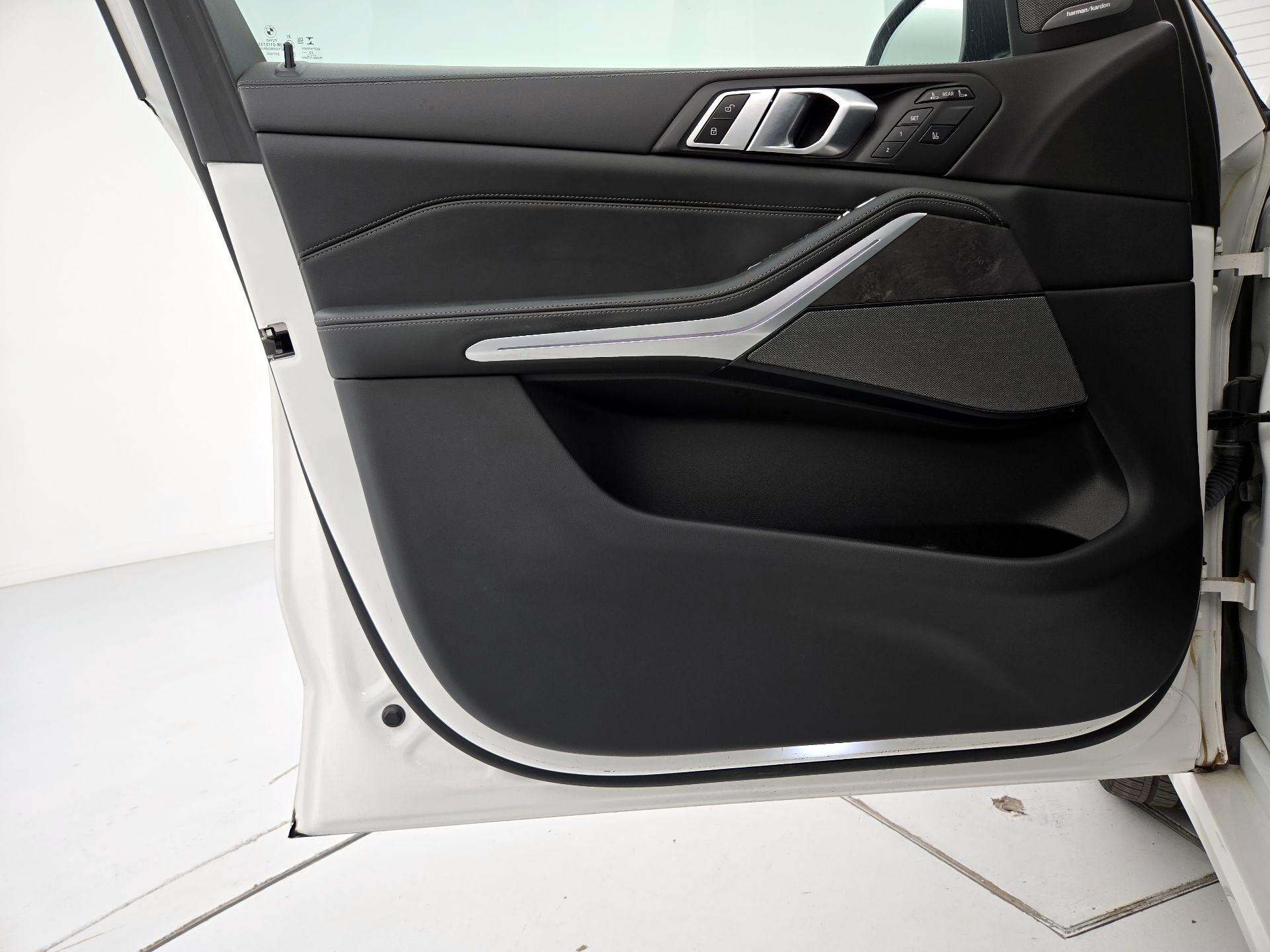 Thumbnail: 2023 BMW X7 - 12