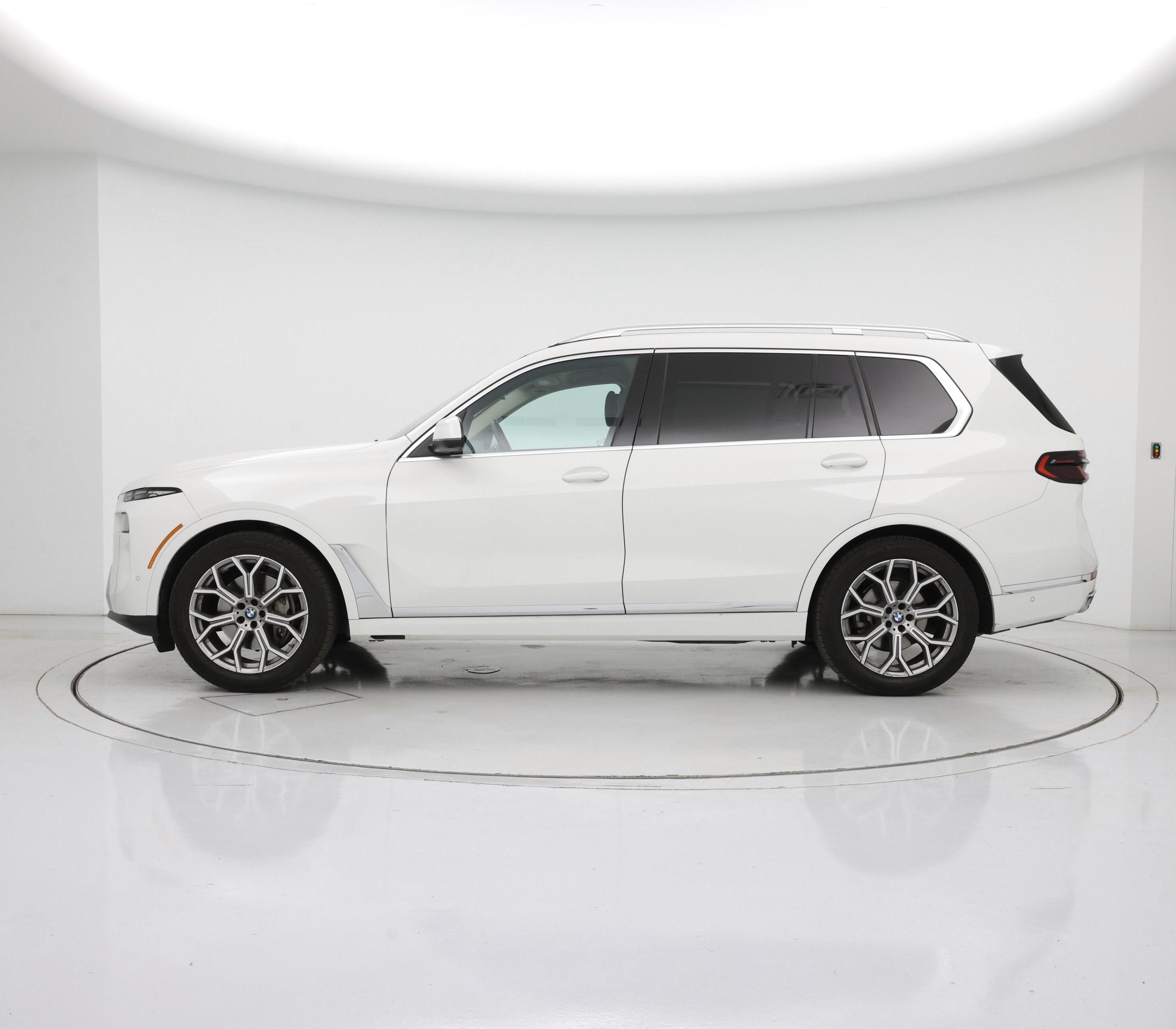 Thumbnail: 2023 BMW X7 - 3