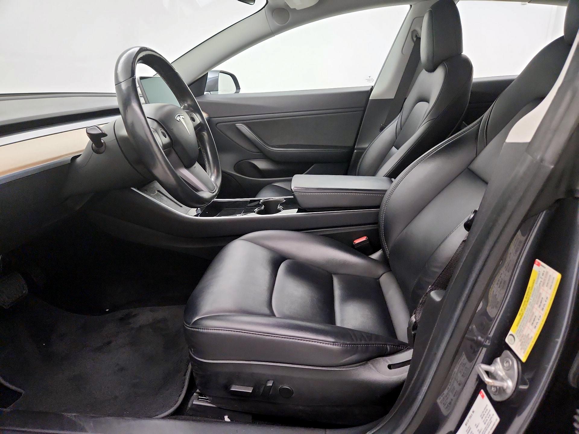 Thumbnail: 2018 Tesla Model 3 - 11