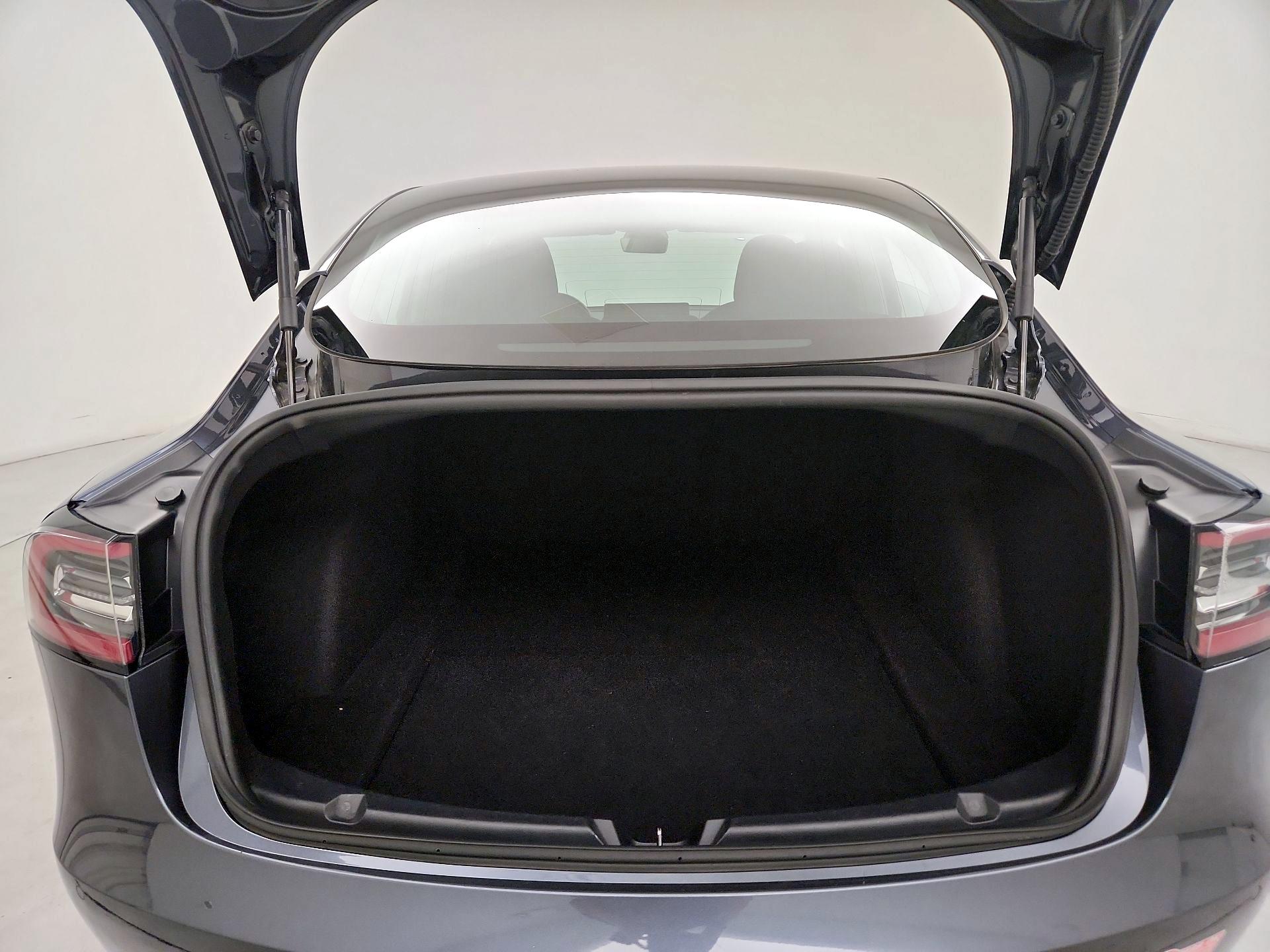 Thumbnail: 2018 Tesla Model 3 - 19