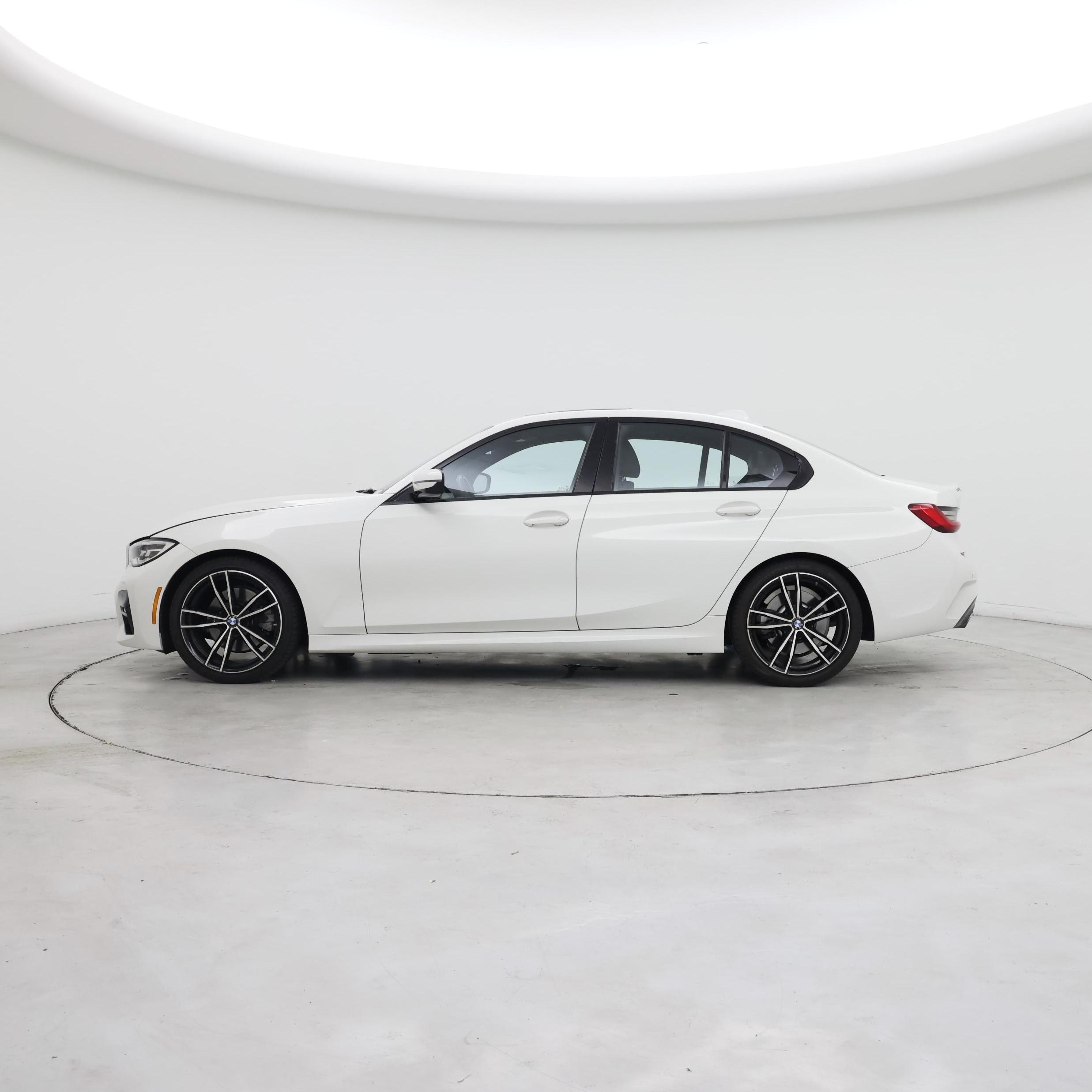 Thumbnail: 2019 BMW 3 Series - 3