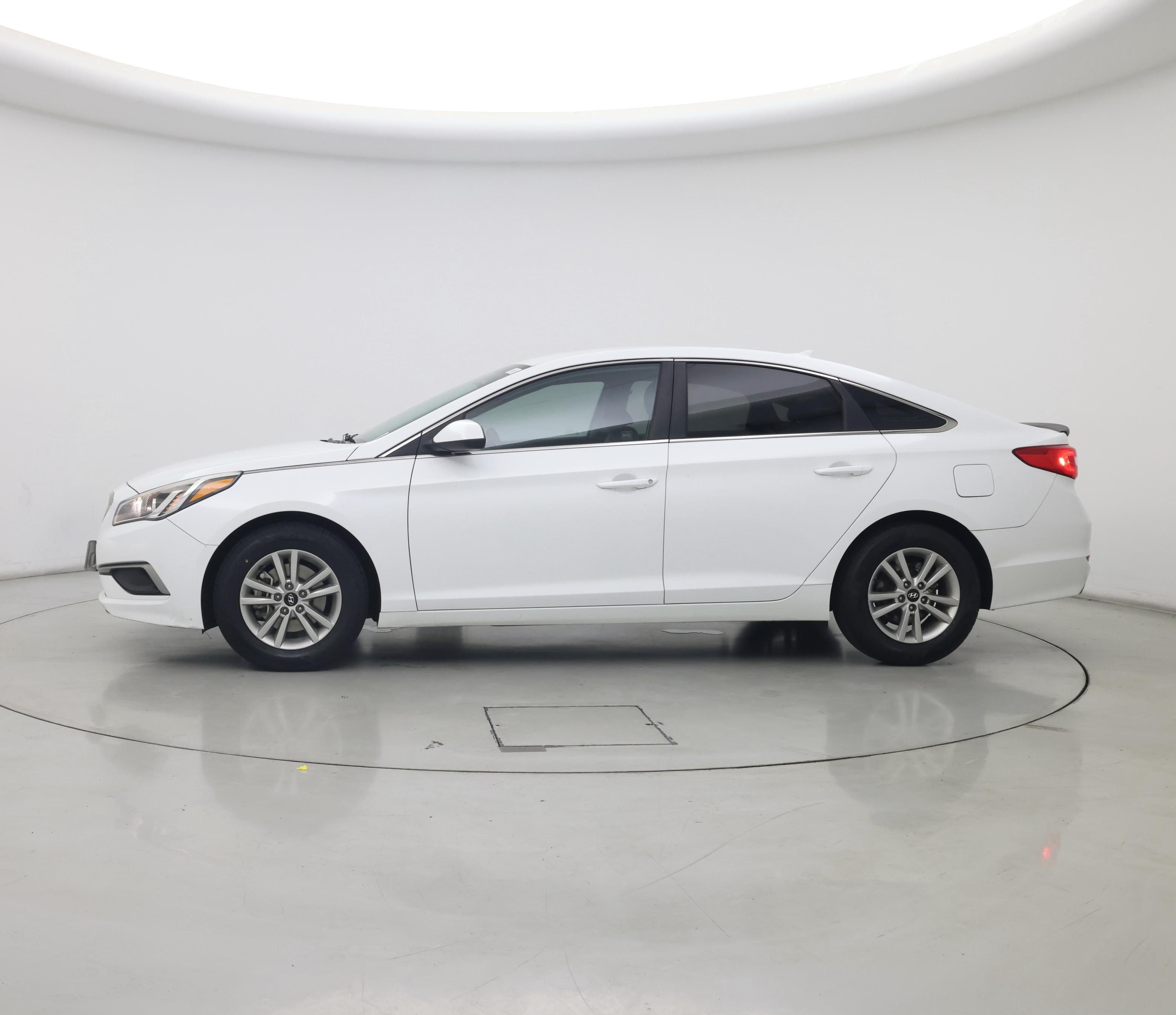 Thumbnail: 2017 Hyundai Sonata - 3