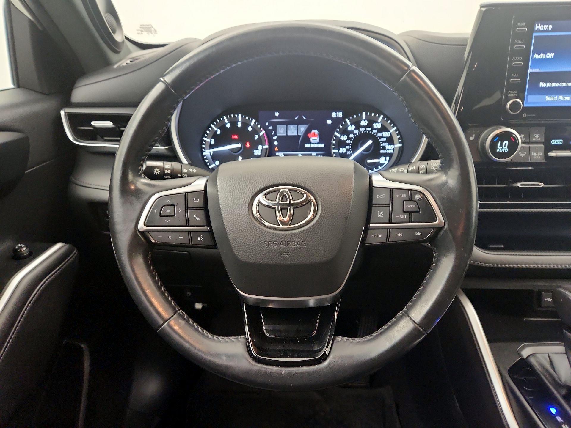 Thumbnail: 2021 Toyota Highlander - 10