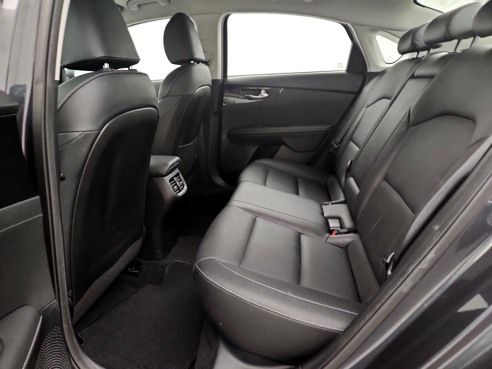 Thumbnail: 2019 Kia Forte - 19