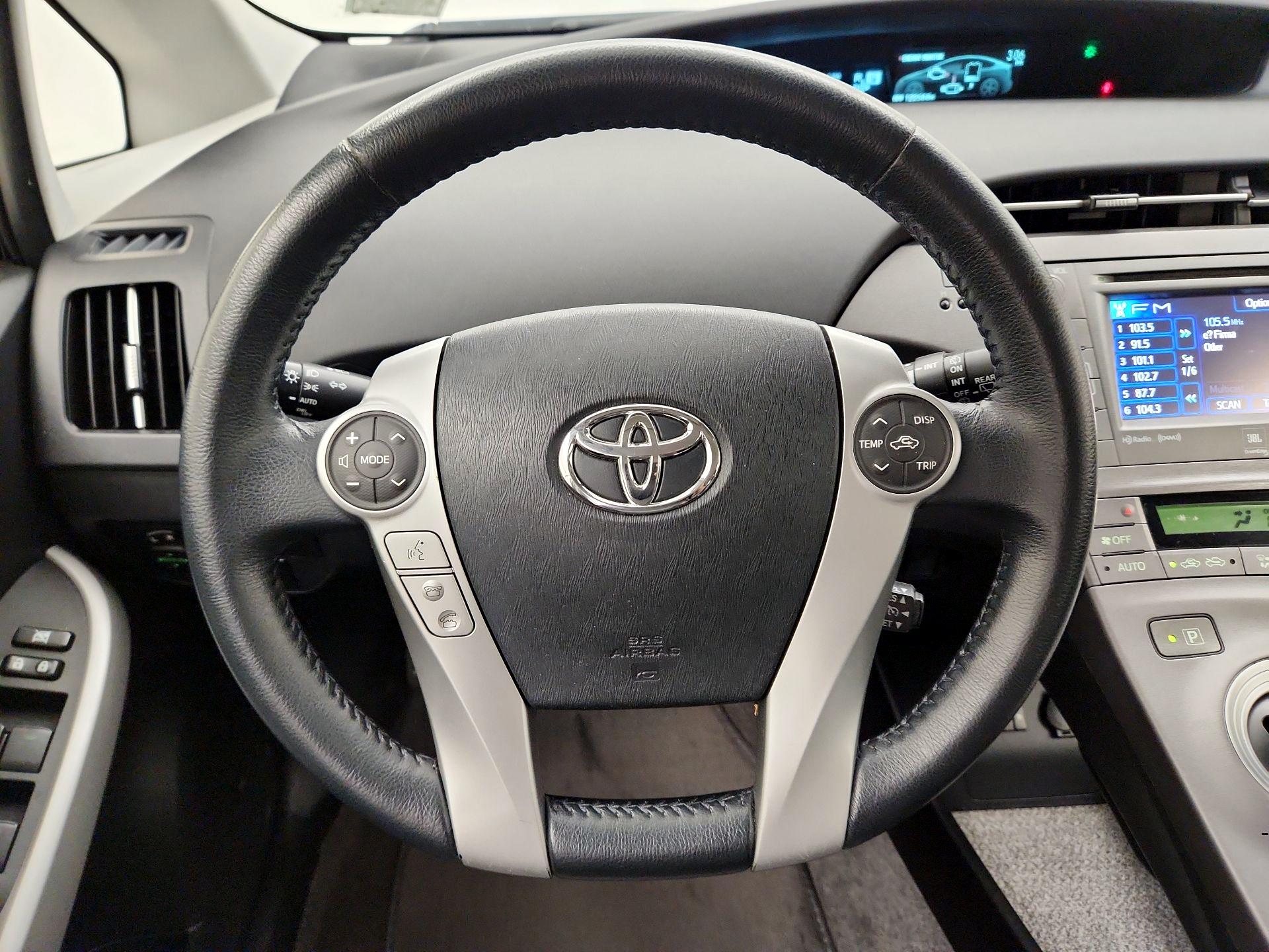 Thumbnail: 2013 Toyota Prius - 10