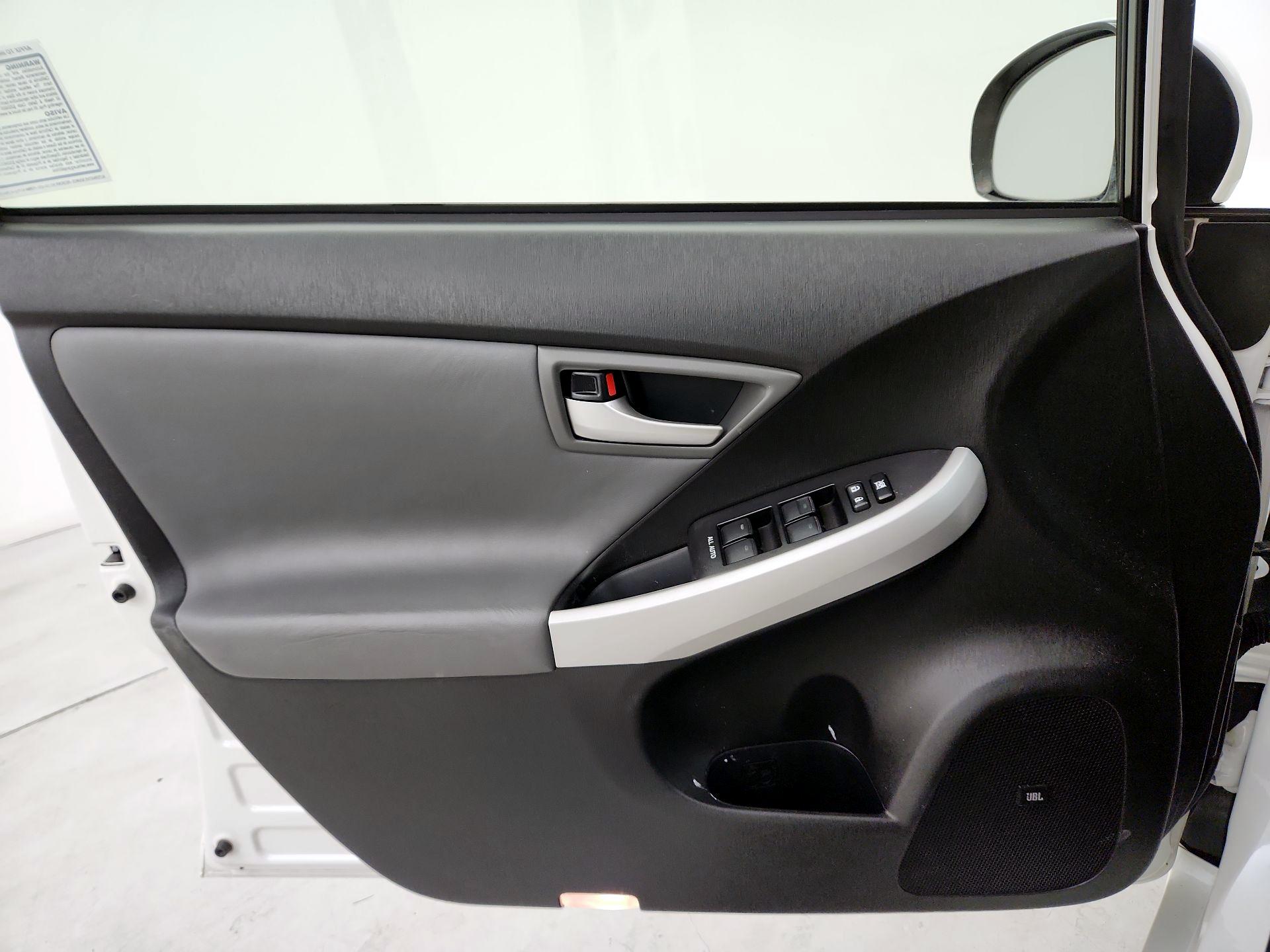 Thumbnail: 2013 Toyota Prius - 12