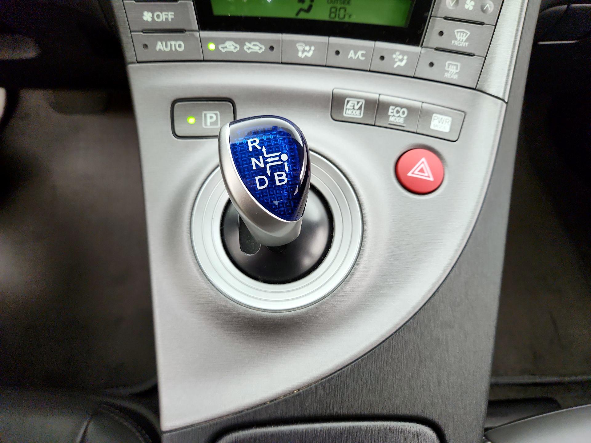Thumbnail: 2013 Toyota Prius - 17
