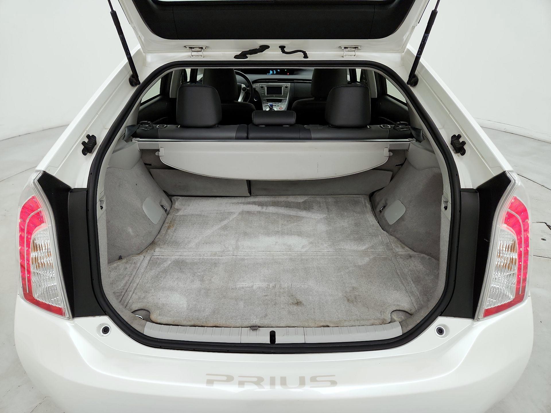 Thumbnail: 2013 Toyota Prius - 20