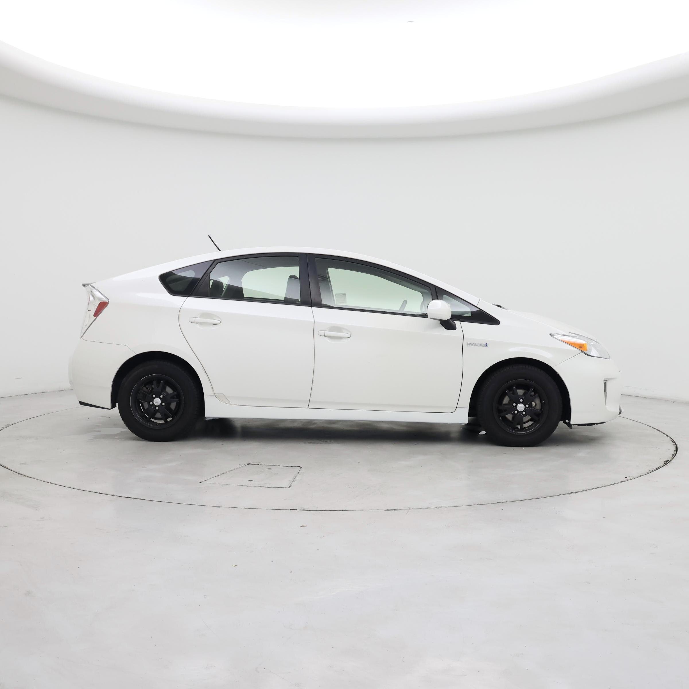 Thumbnail: 2013 Toyota Prius - 7