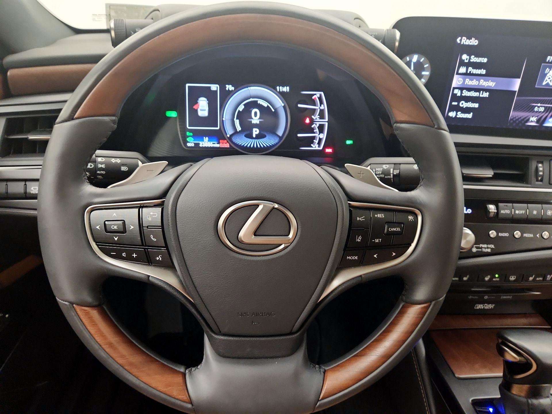 Thumbnail: 2022 Lexus ES - 10