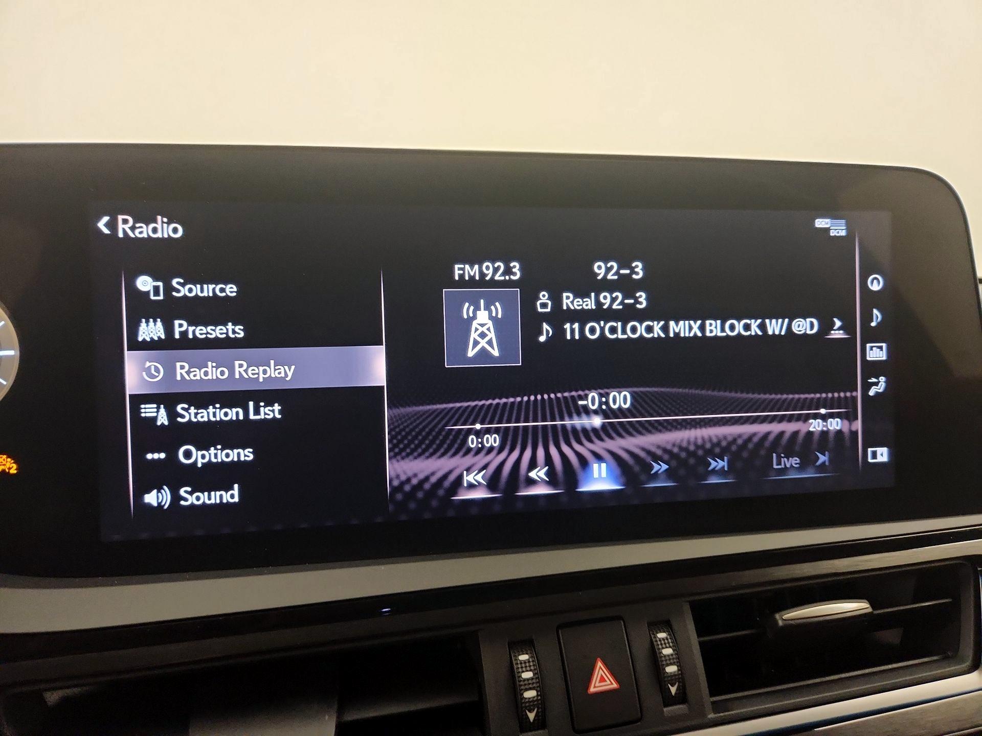 Thumbnail: 2022 Lexus ES - 15