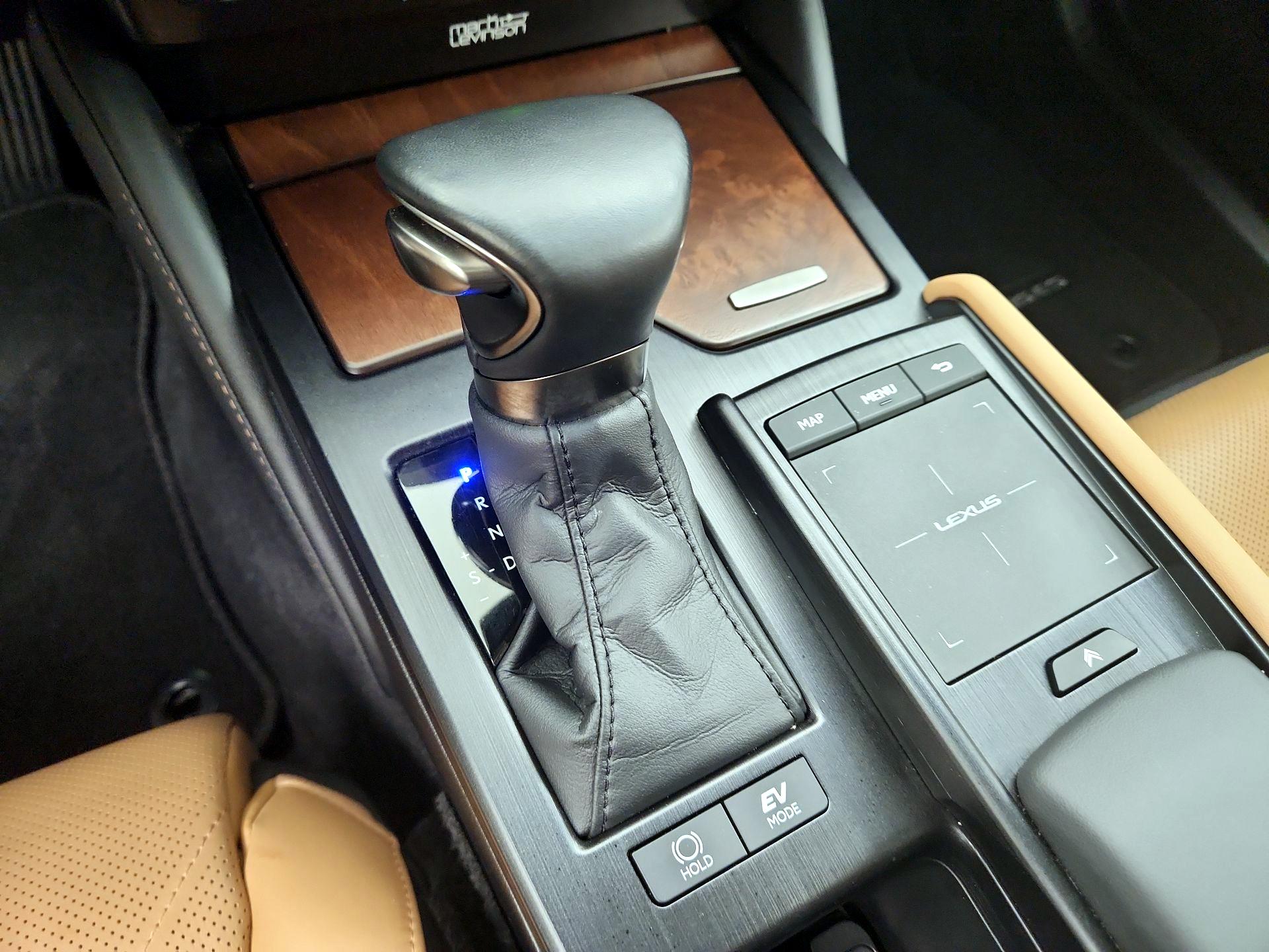 Thumbnail: 2022 Lexus ES - 17