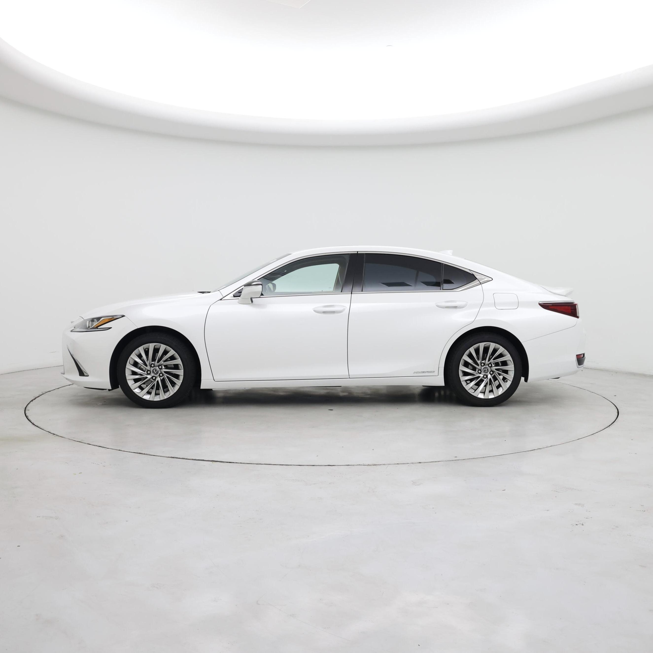Thumbnail: 2022 Lexus ES - 3