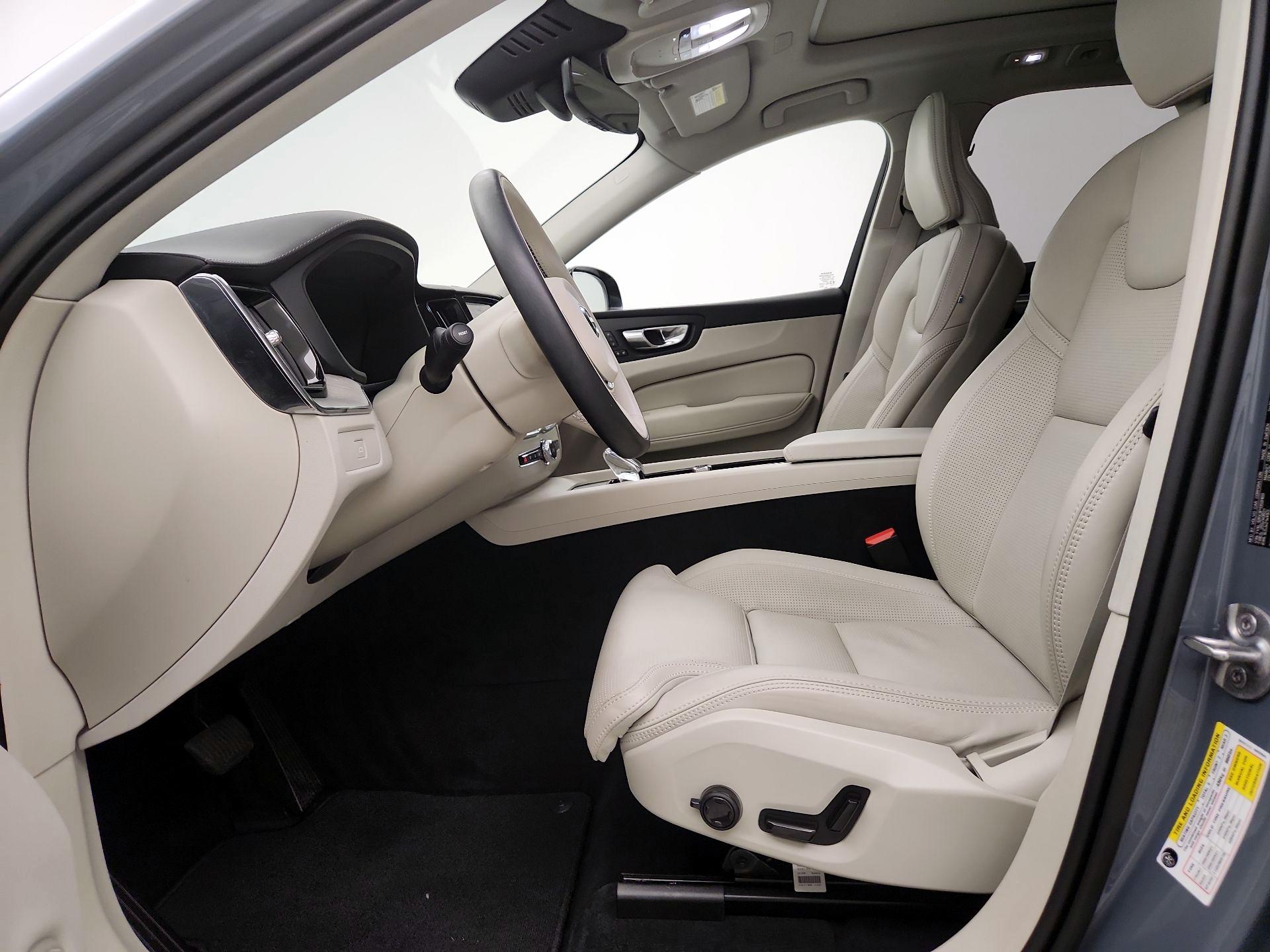 Thumbnail: 2023 Volvo XC60 - 11