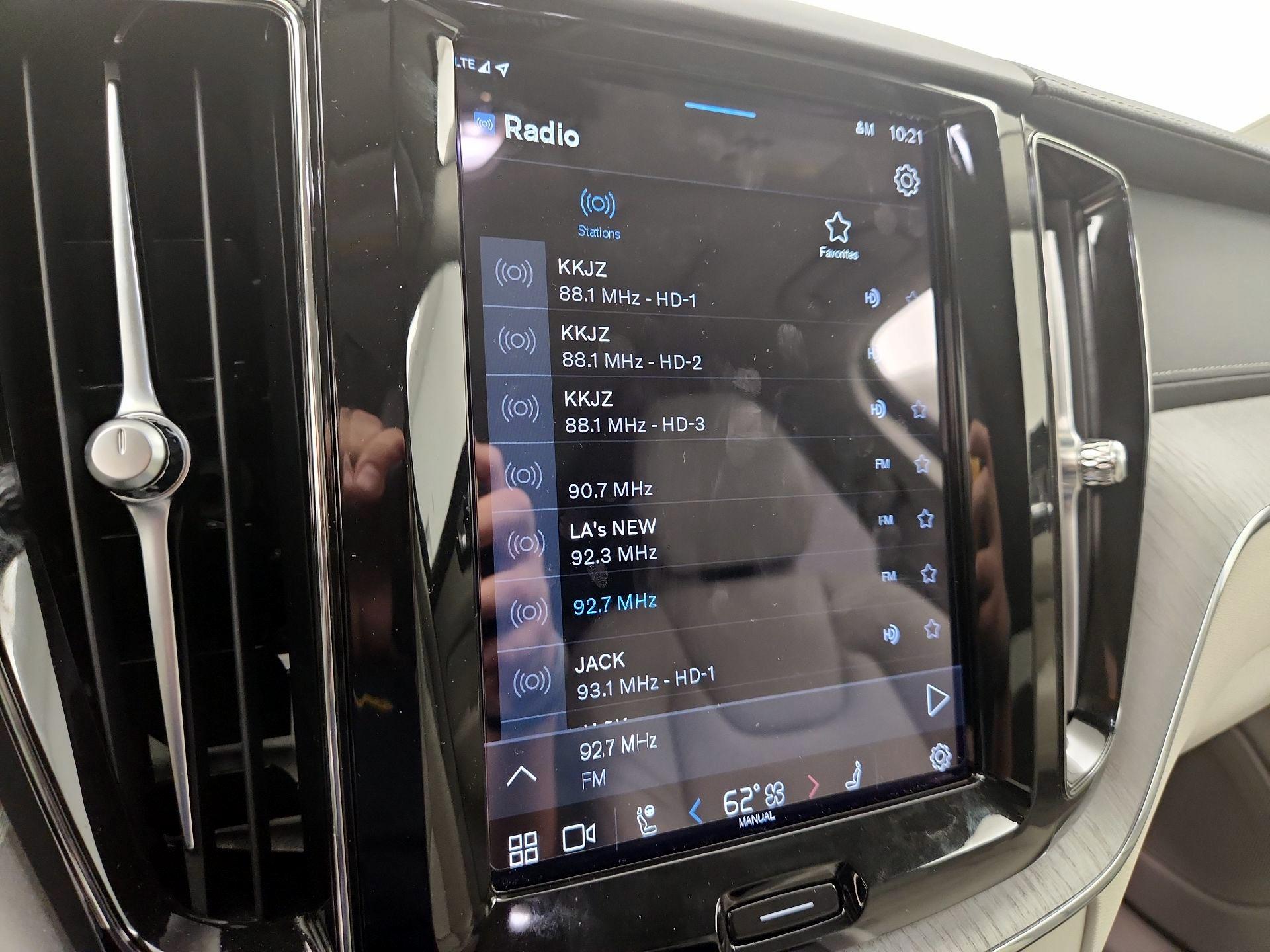 Thumbnail: 2023 Volvo XC60 - 15