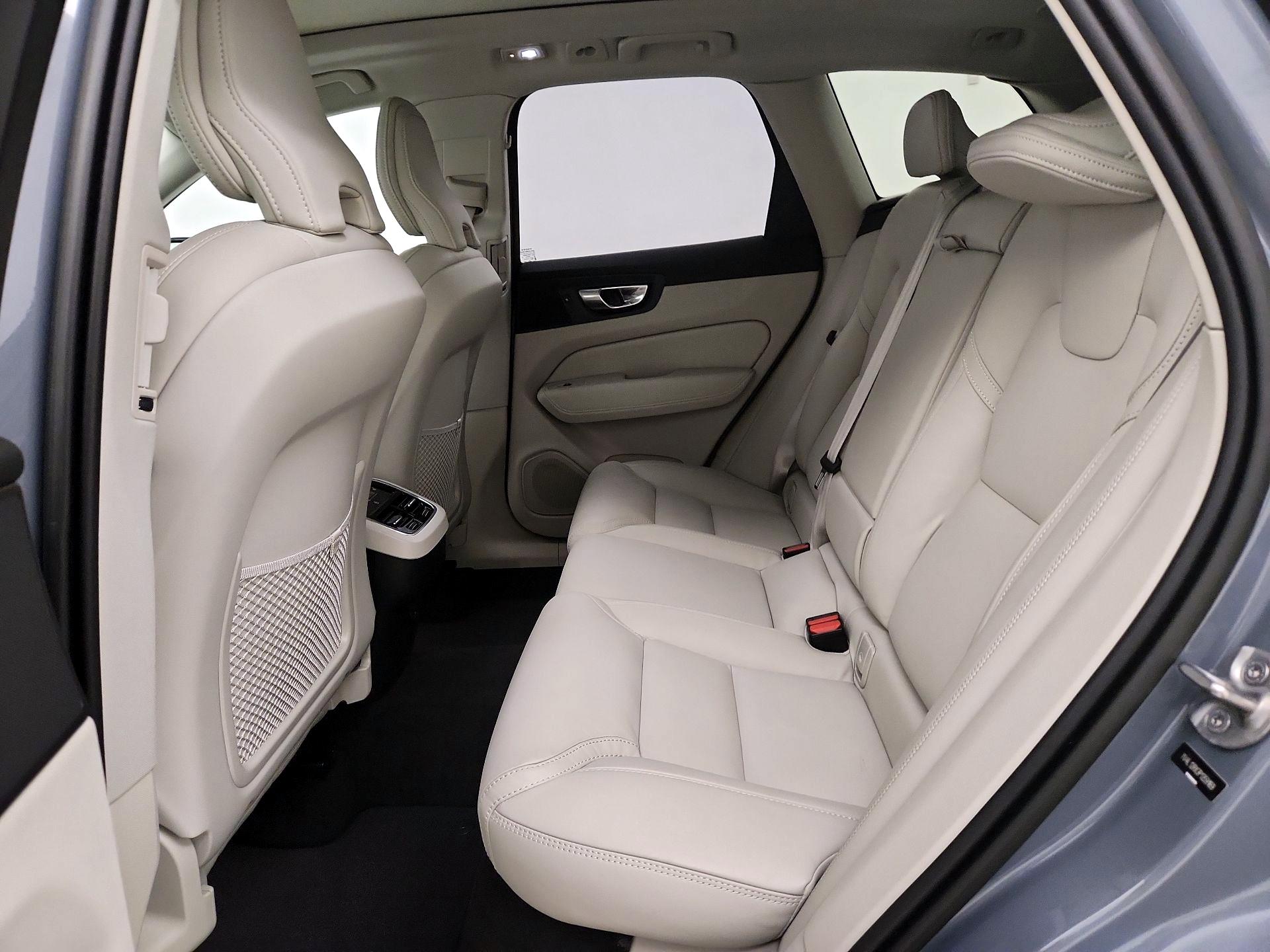 Thumbnail: 2023 Volvo XC60 - 19