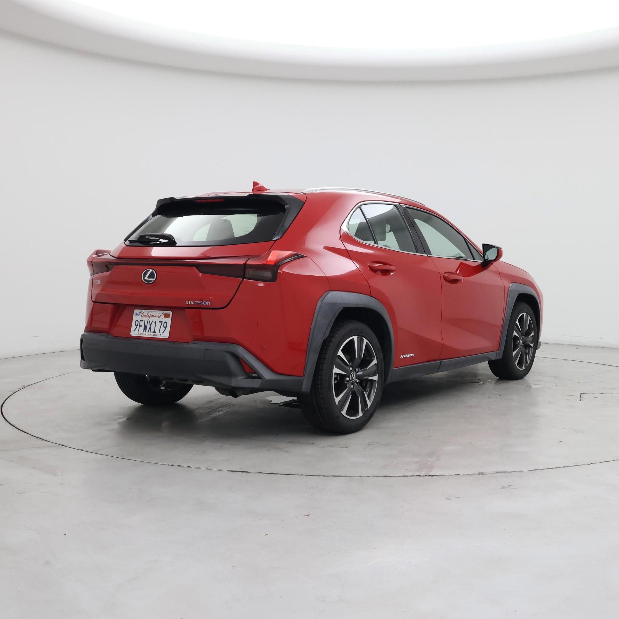 Thumbnail: 2020 Lexus UX - 8