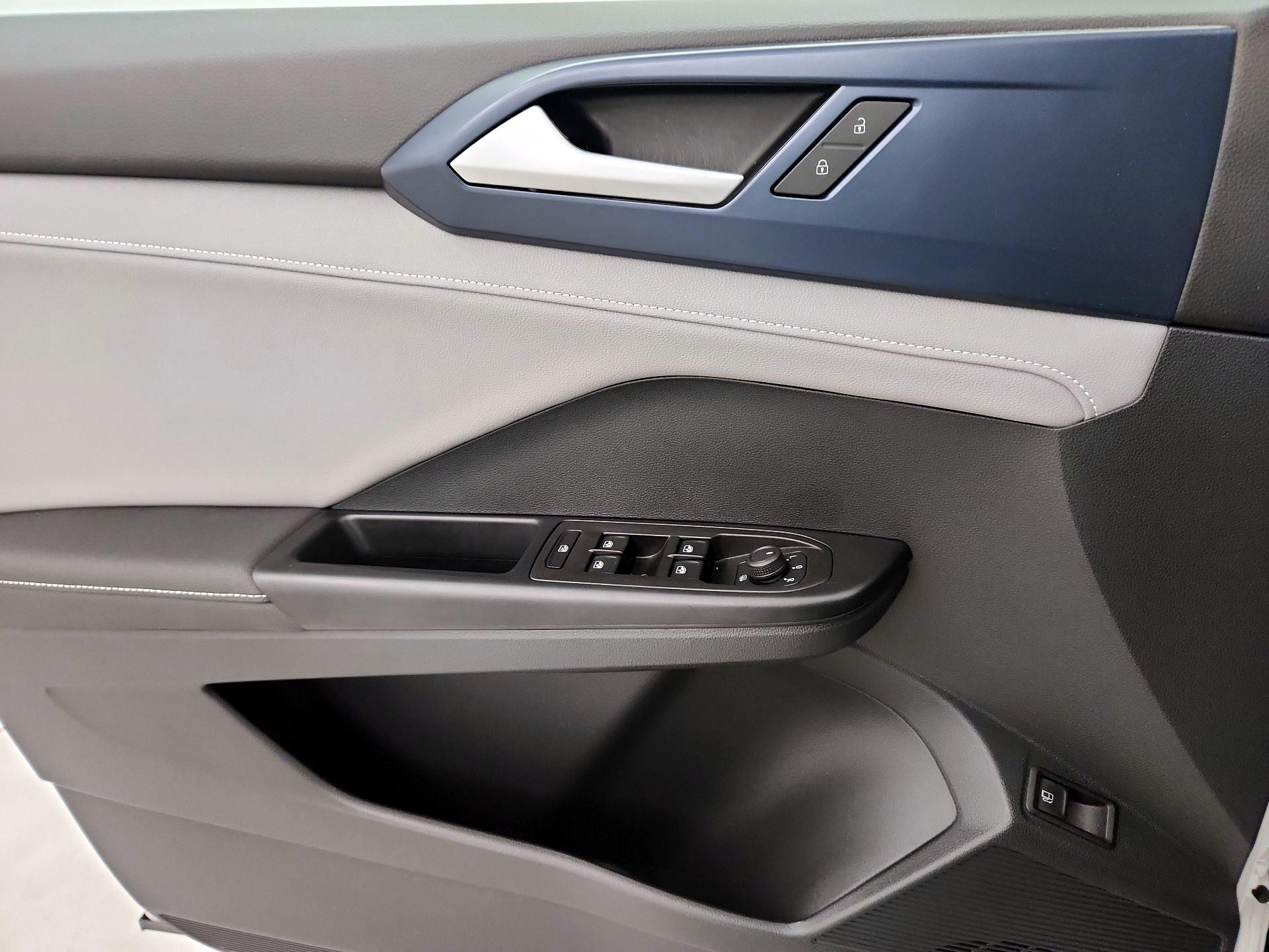 Thumbnail: 2024 Volkswagen Taos - 12