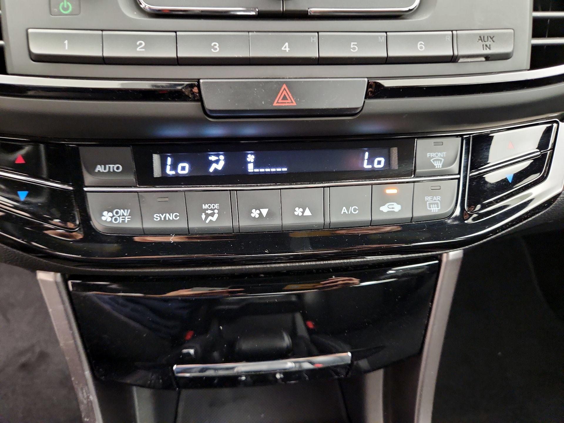 Thumbnail: 2016 Honda Accord - 16