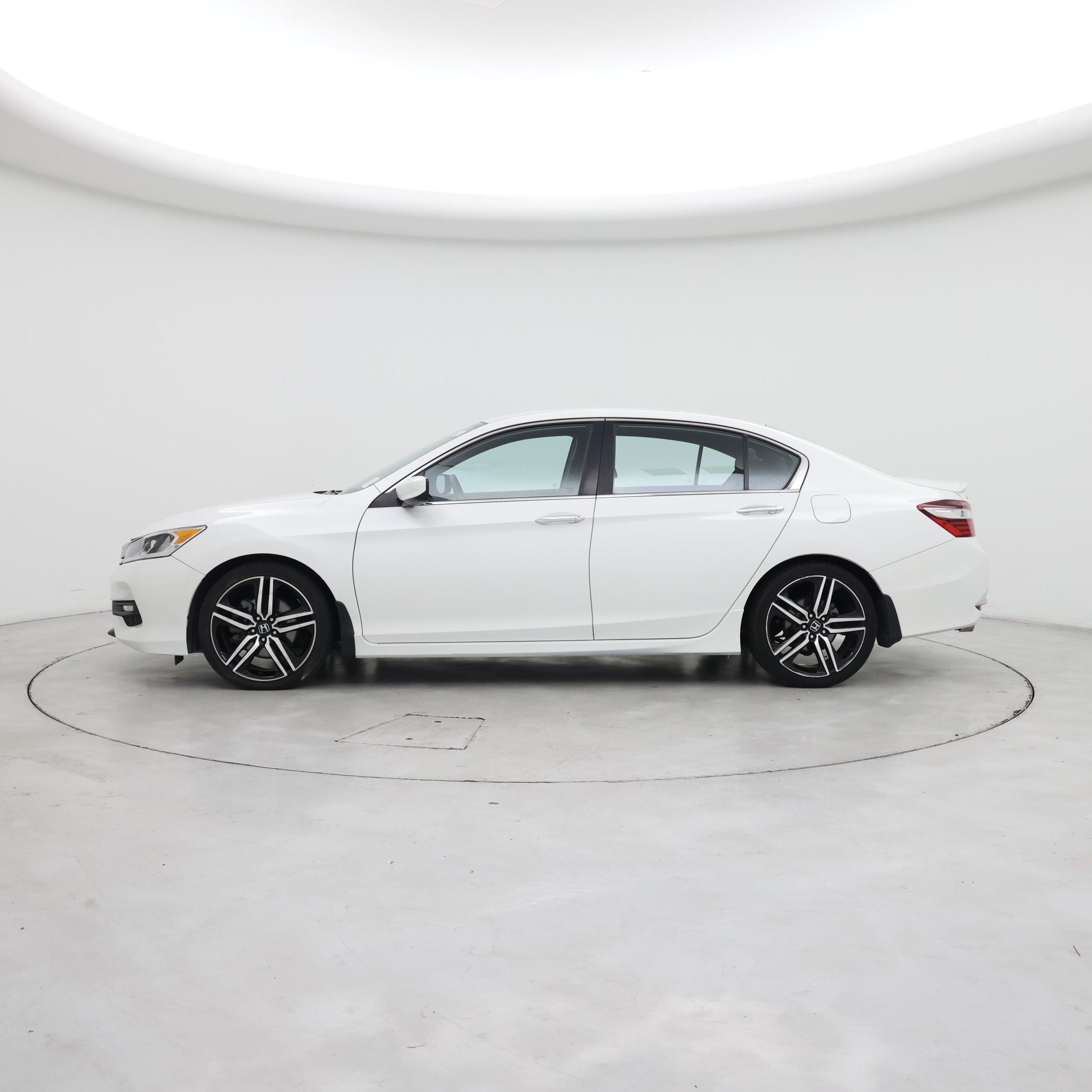 Thumbnail: 2016 Honda Accord - 3