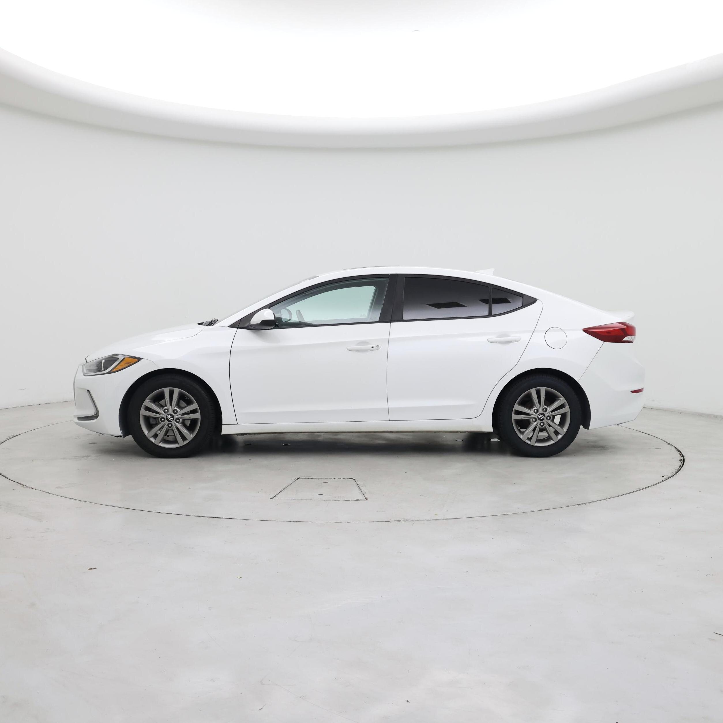 Thumbnail: 2017 Hyundai Elantra - 3