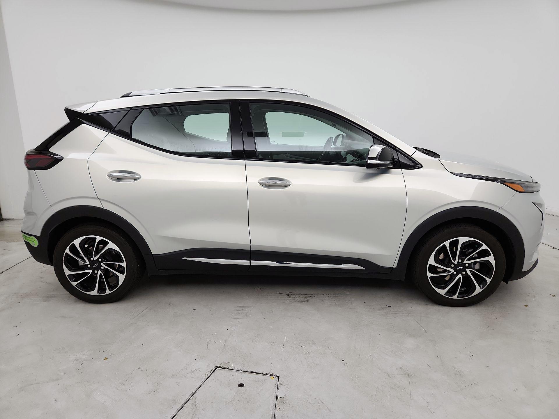 Thumbnail: 2023 Chevrolet Bolt EUV - 4