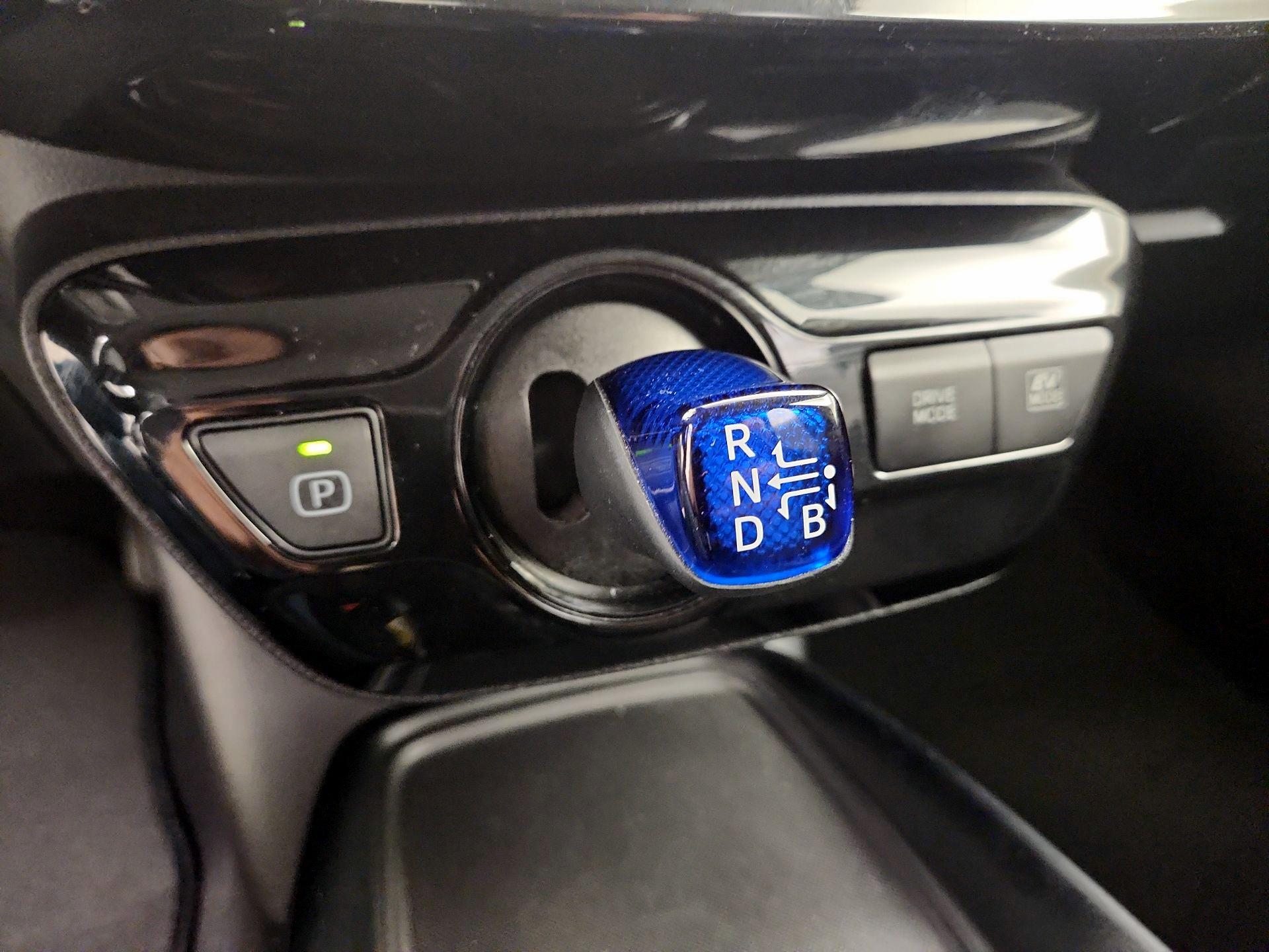 Thumbnail: 2022 Toyota Prius - 17