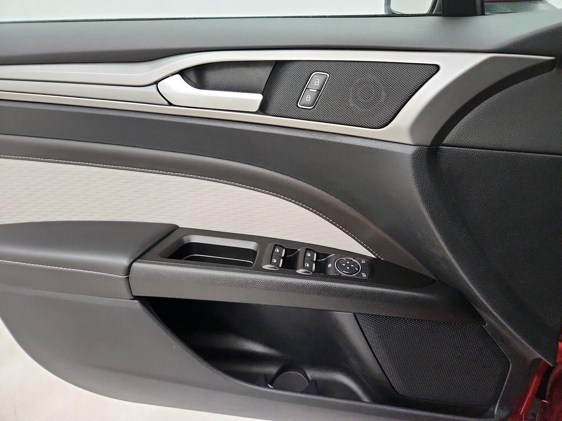 Thumbnail: 2019 Ford Fusion - 12