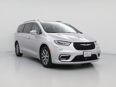 Silver 2022 Chrysler Pacifica Hybrid Pinnacle