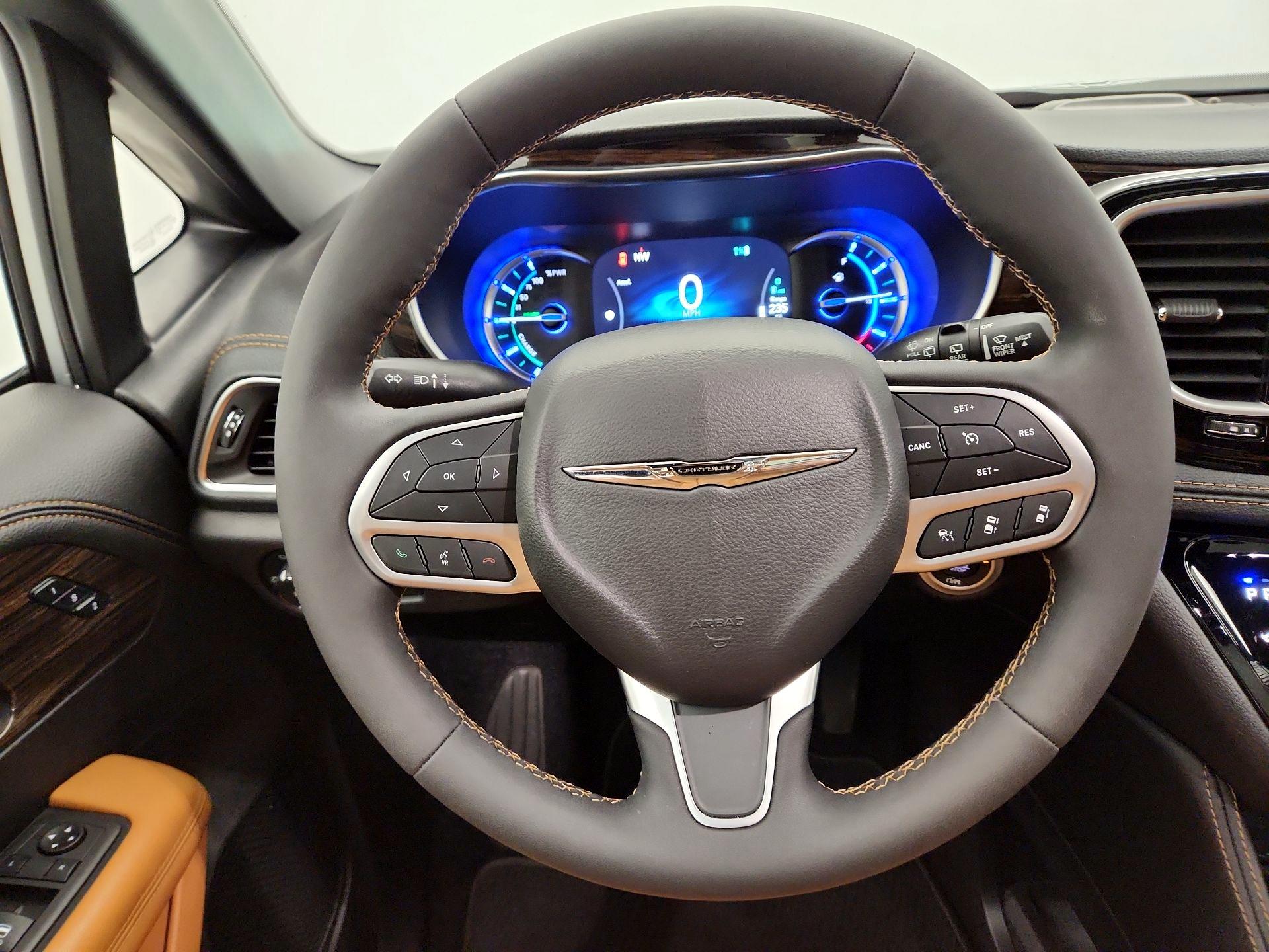 Thumbnail: 2022 Chrysler Pacifica - 10
