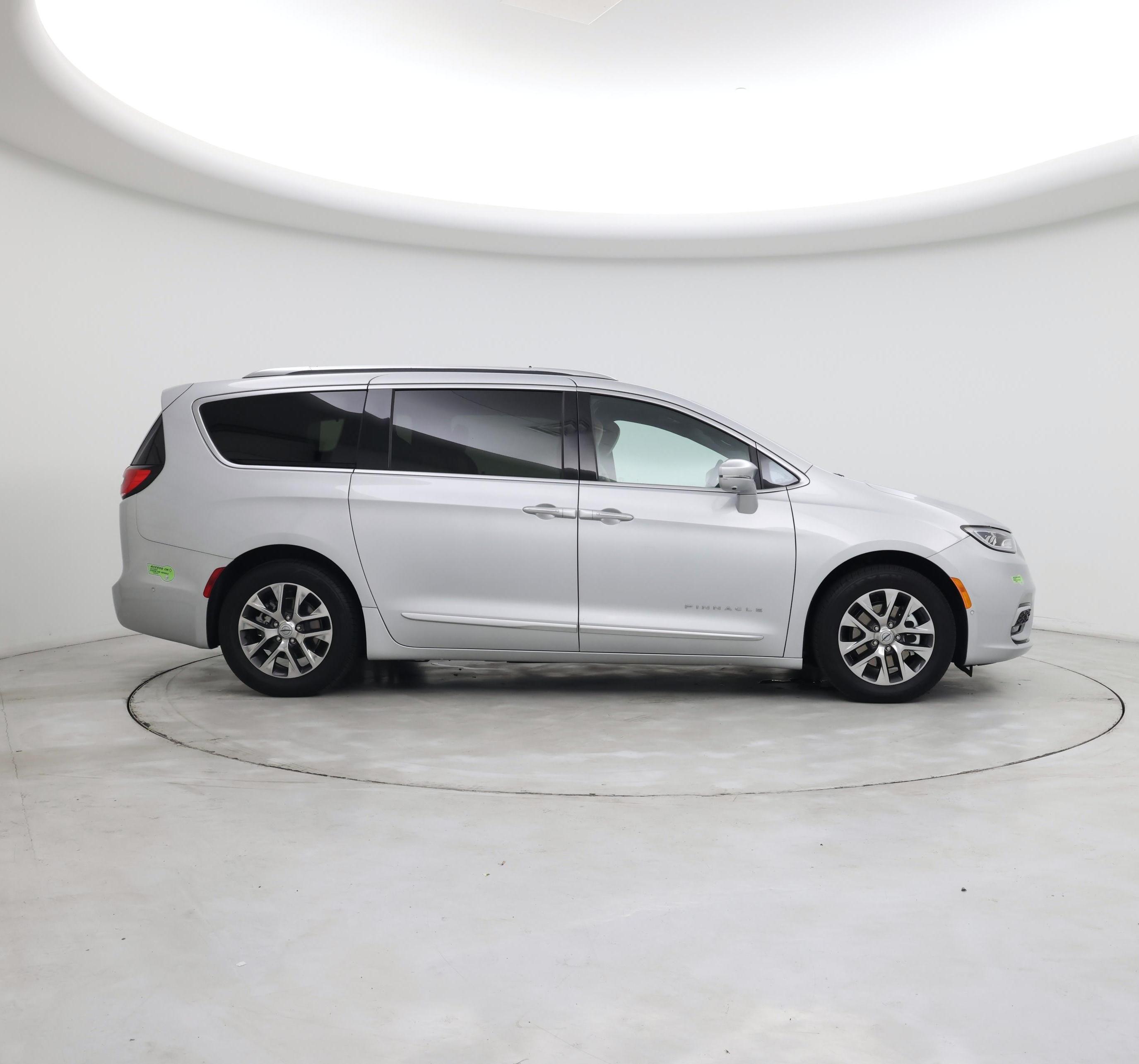 Thumbnail: 2022 Chrysler Pacifica - 7