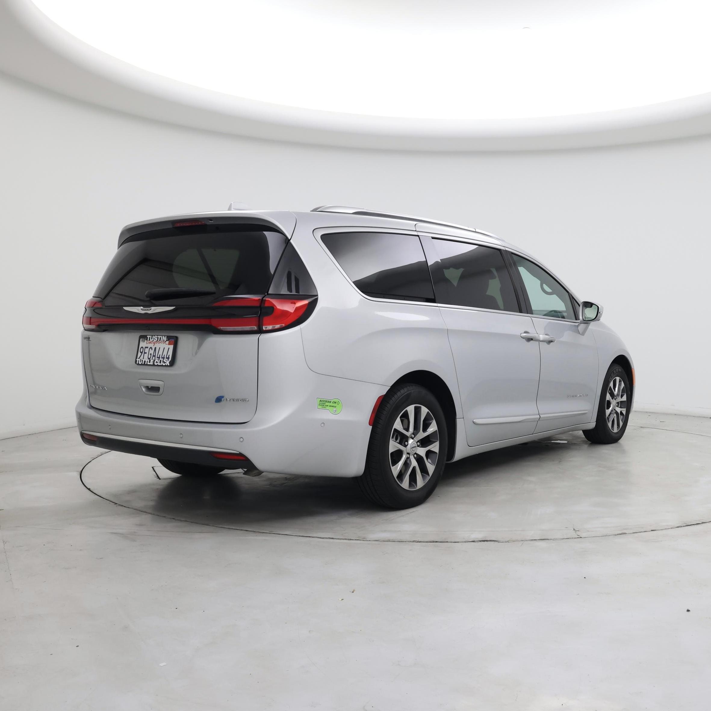 Thumbnail: 2022 Chrysler Pacifica - 8