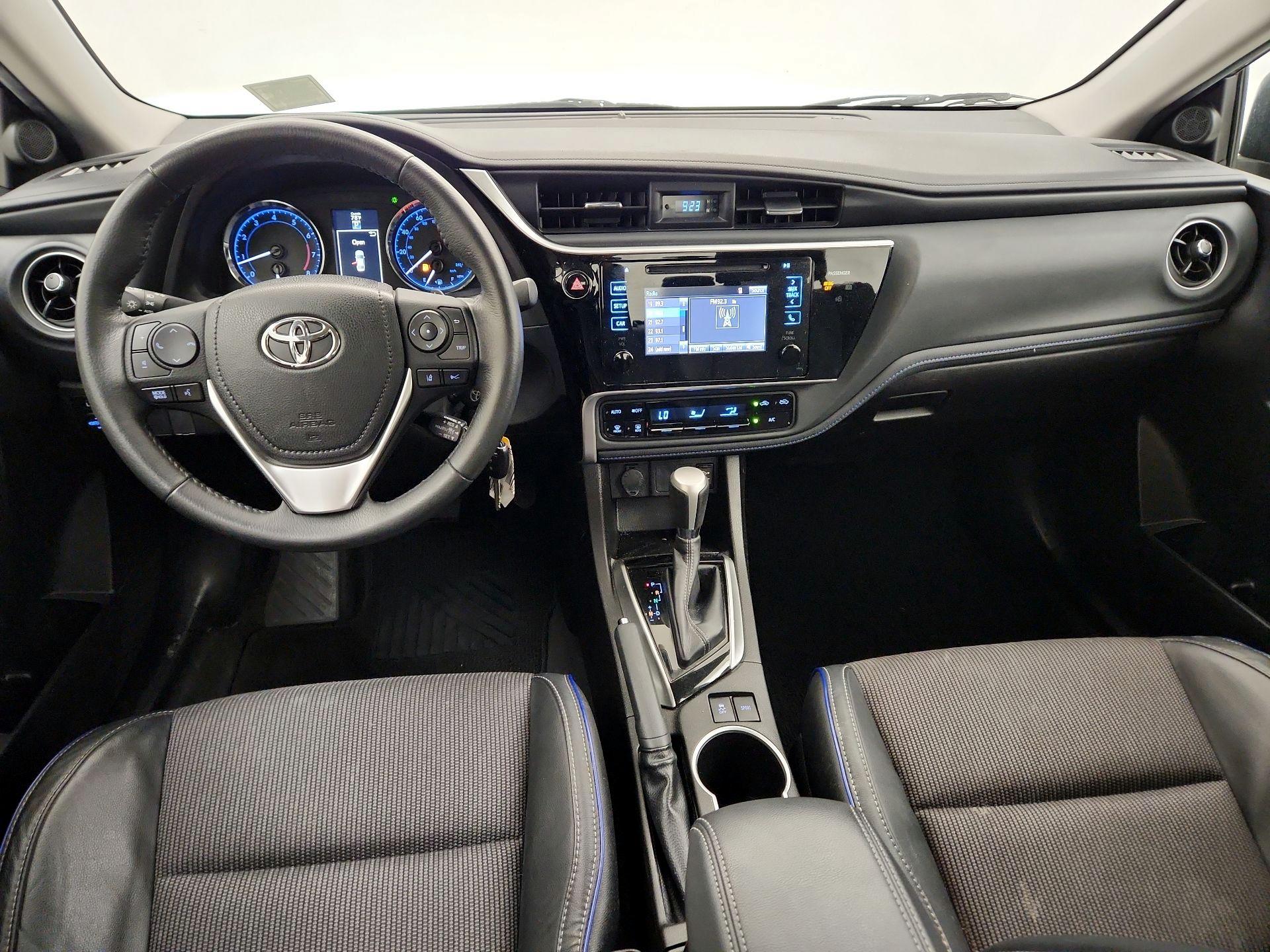 Thumbnail: 2017 Toyota Corolla - 9
